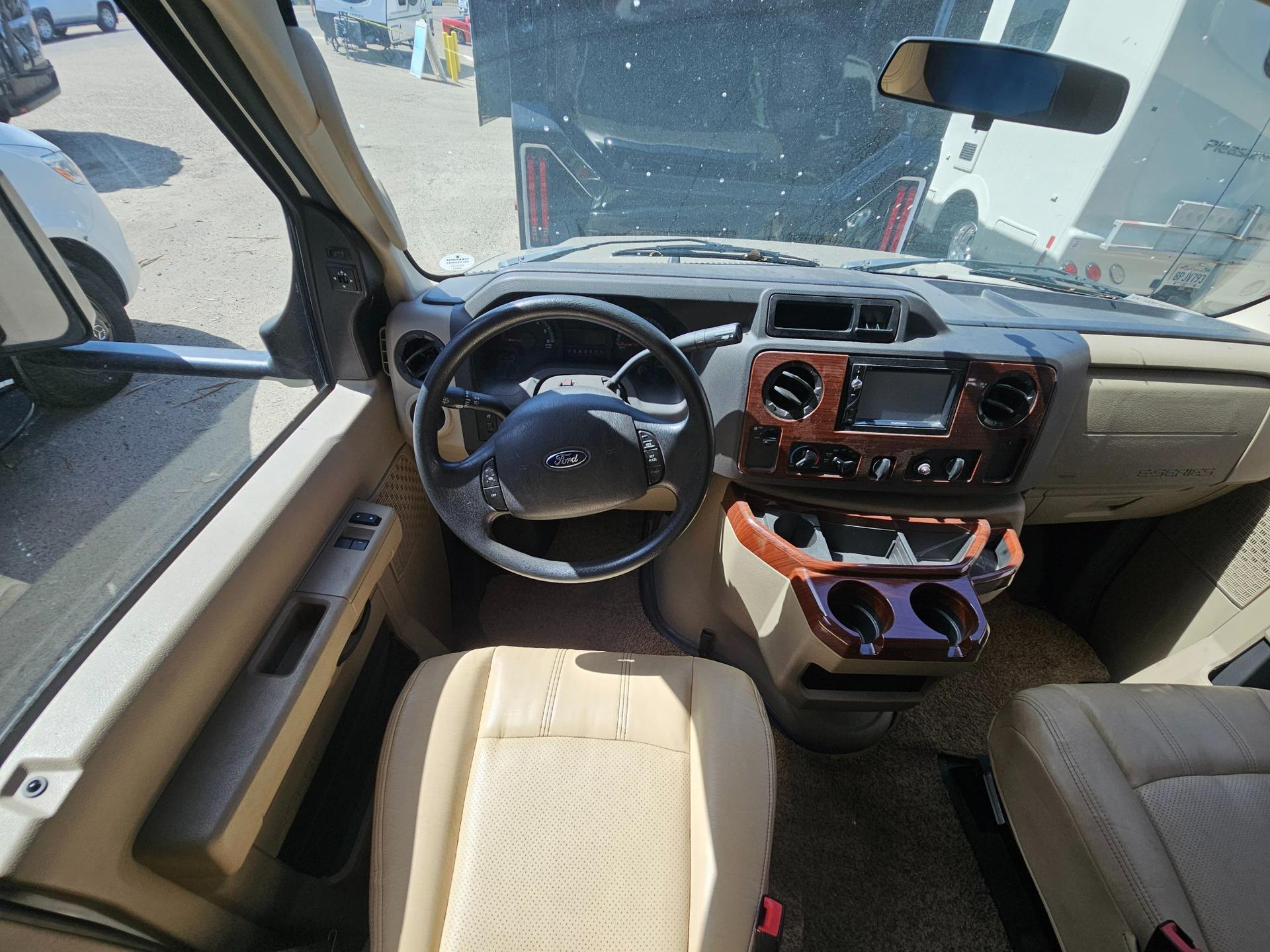 2017 Coachmen 2017 Coachmen Concord - thumbnail 18