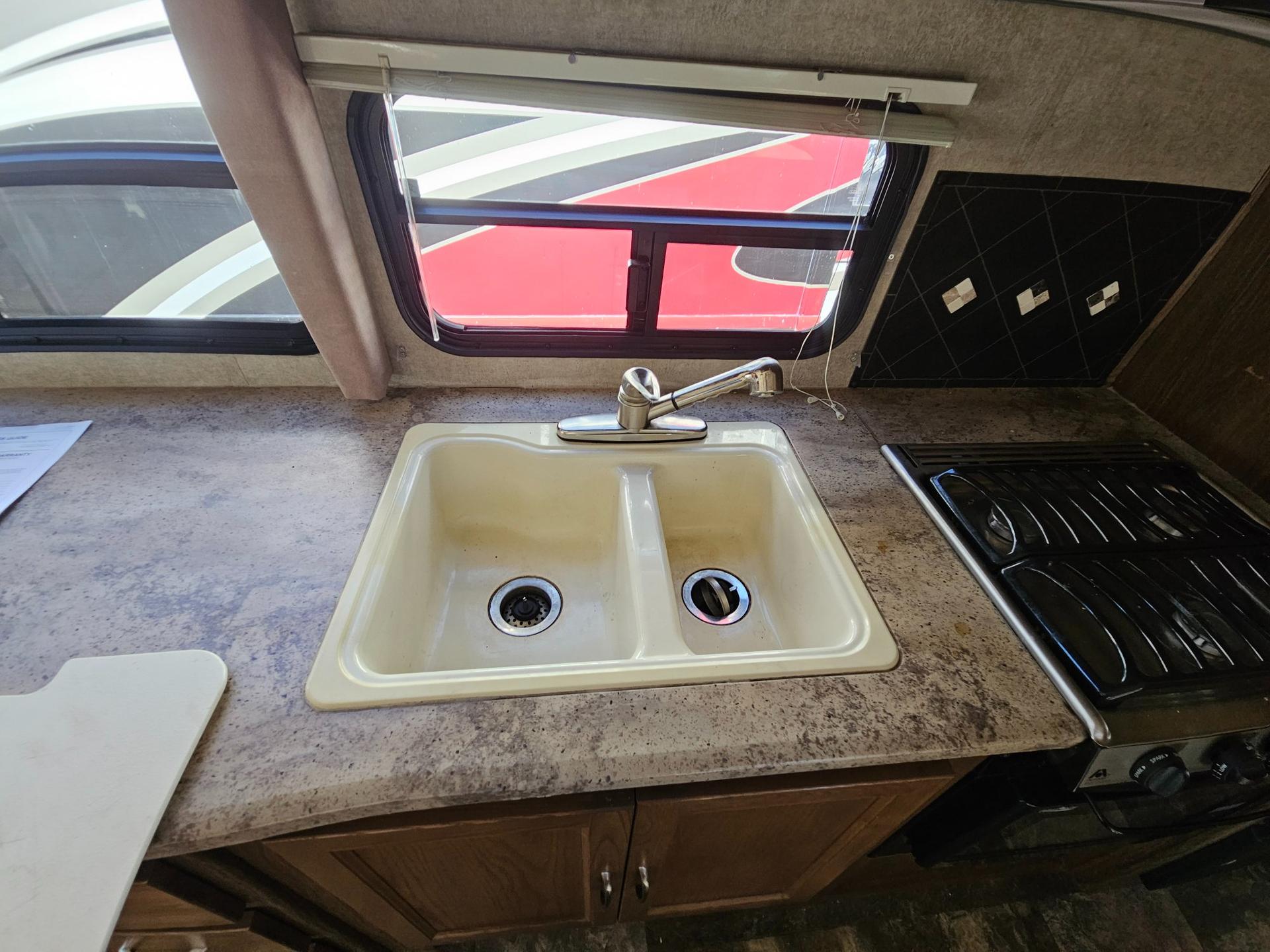2017 Coachmen 2017 Coachmen Concord - thumbnail 23