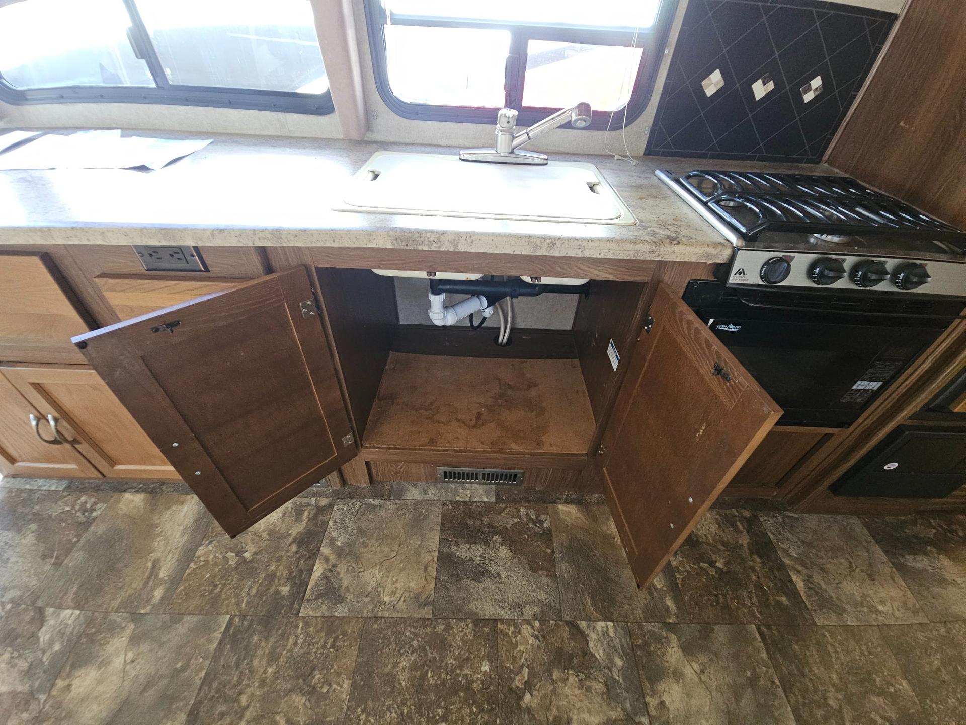 2017 Coachmen 2017 Coachmen Concord - thumbnail 25