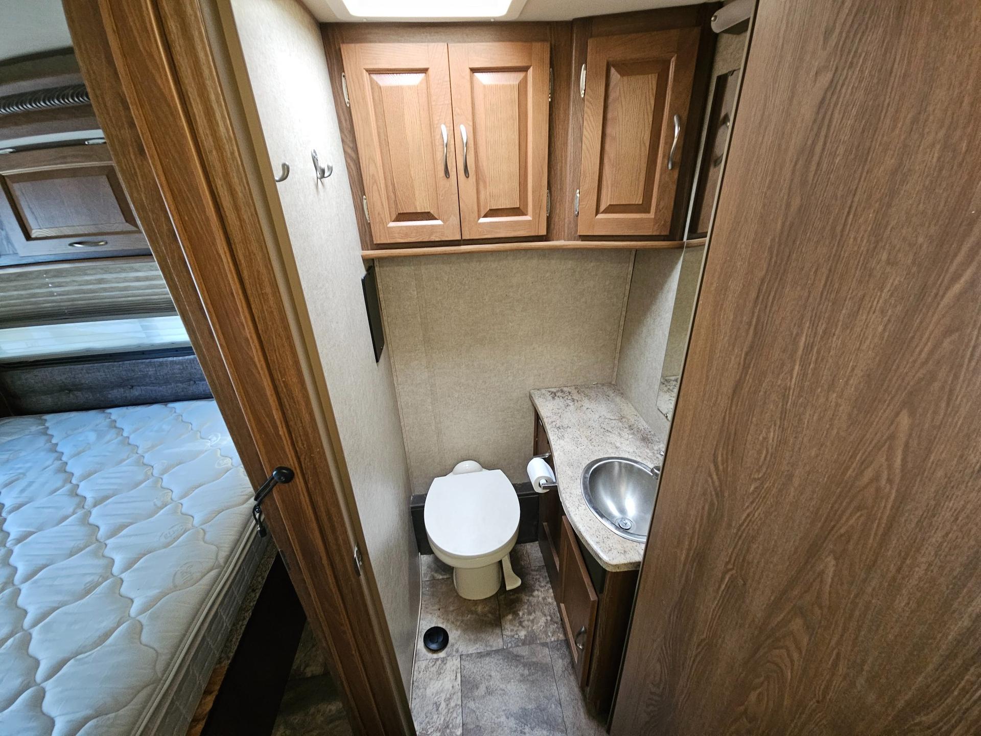 2017 Coachmen 2017 Coachmen Concord - thumbnail 29