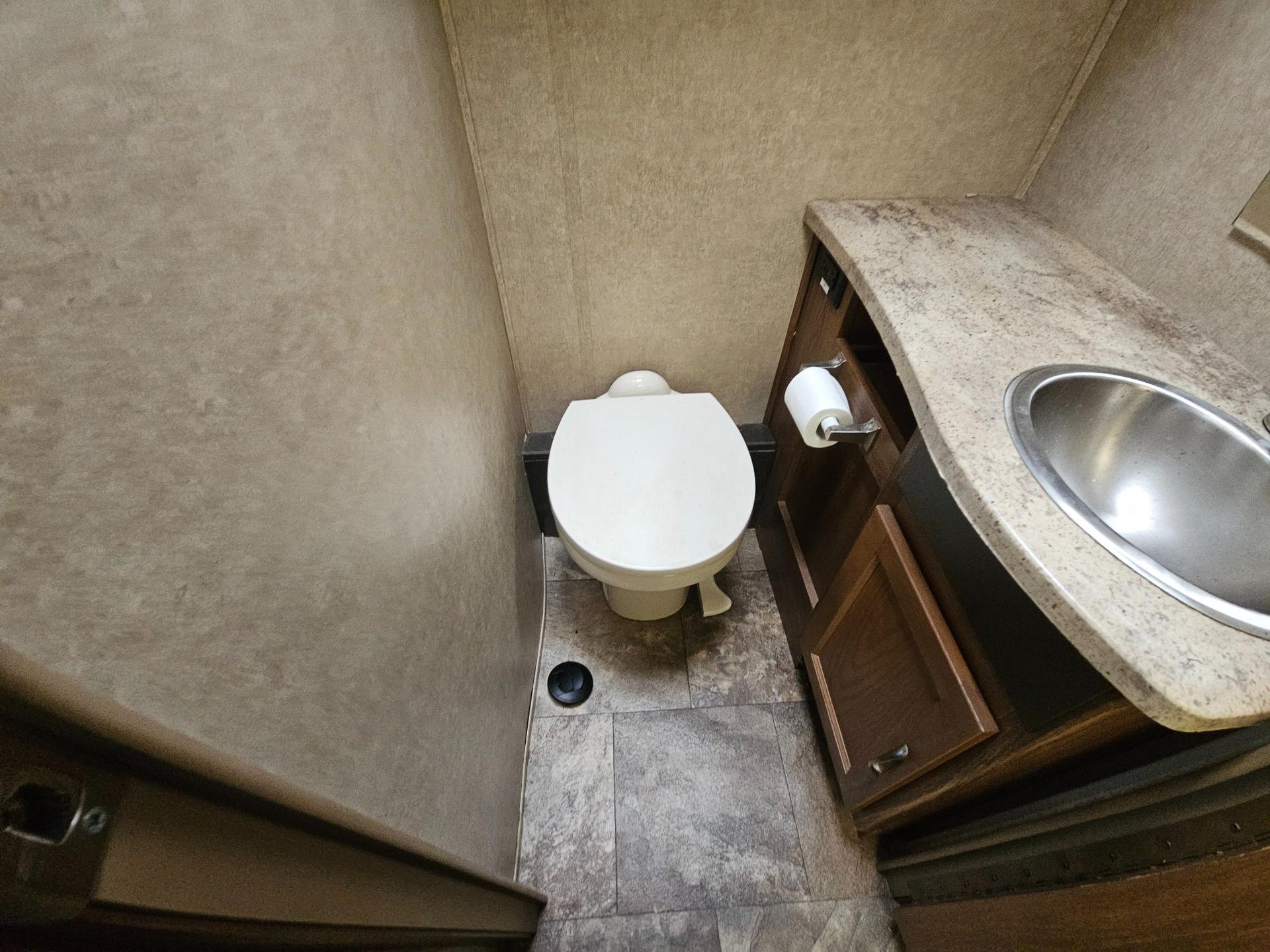 2017 Coachmen 2017 Coachmen Concord - thumbnail 33