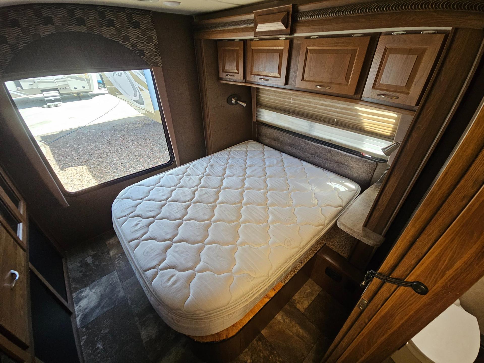 2017 Coachmen 2017 Coachmen Concord - thumbnail 34