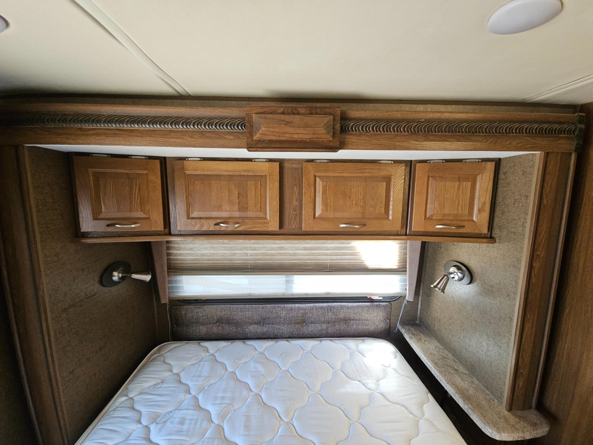 2017 Coachmen 2017 Coachmen Concord - thumbnail 35