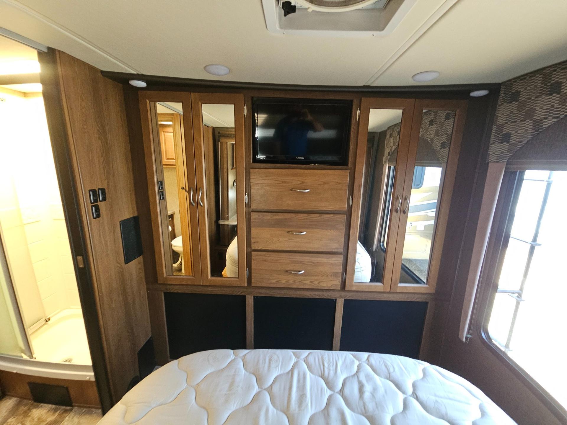 2017 Coachmen 2017 Coachmen Concord - thumbnail 36