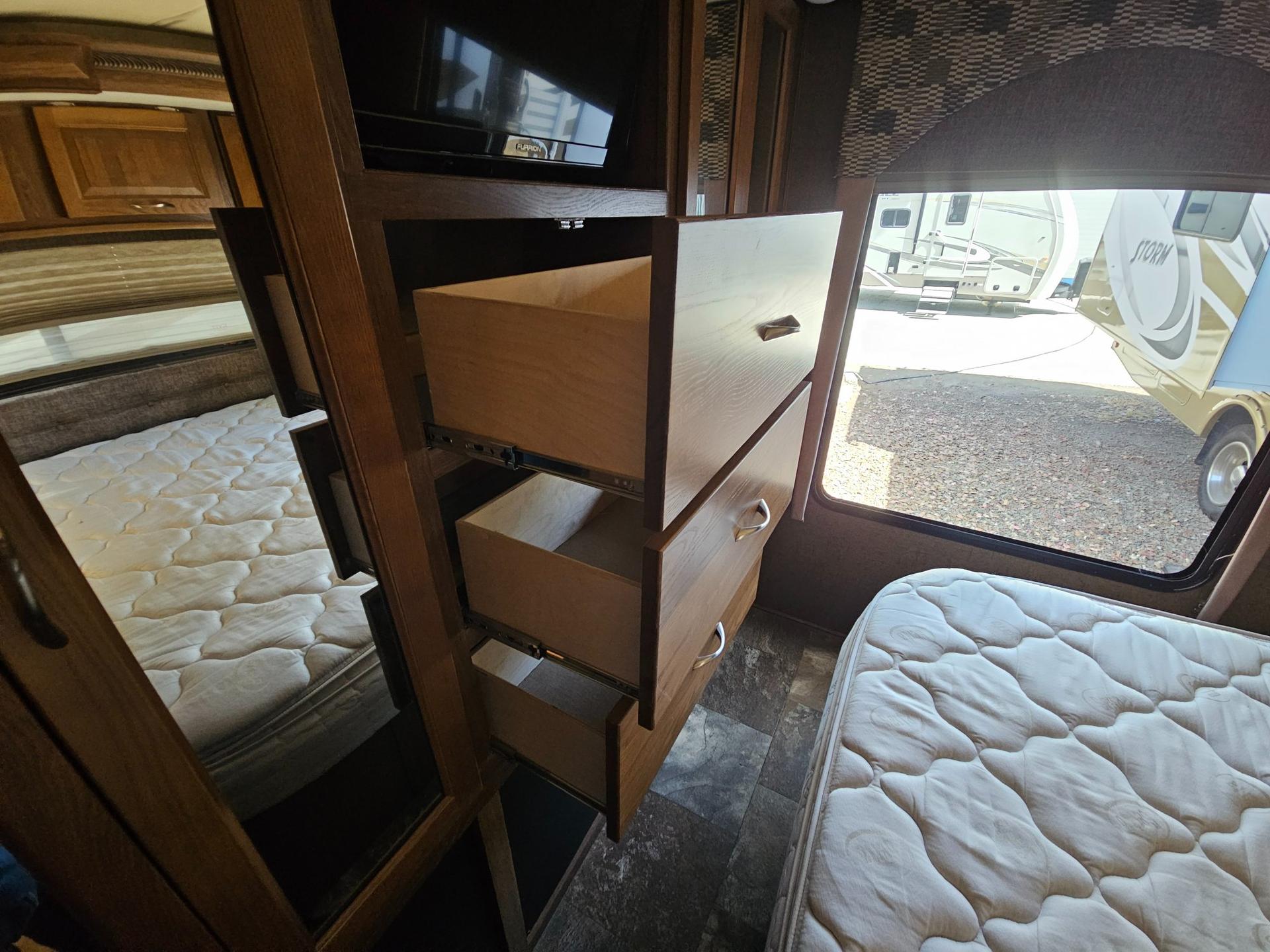 2017 Coachmen 2017 Coachmen Concord - thumbnail 38