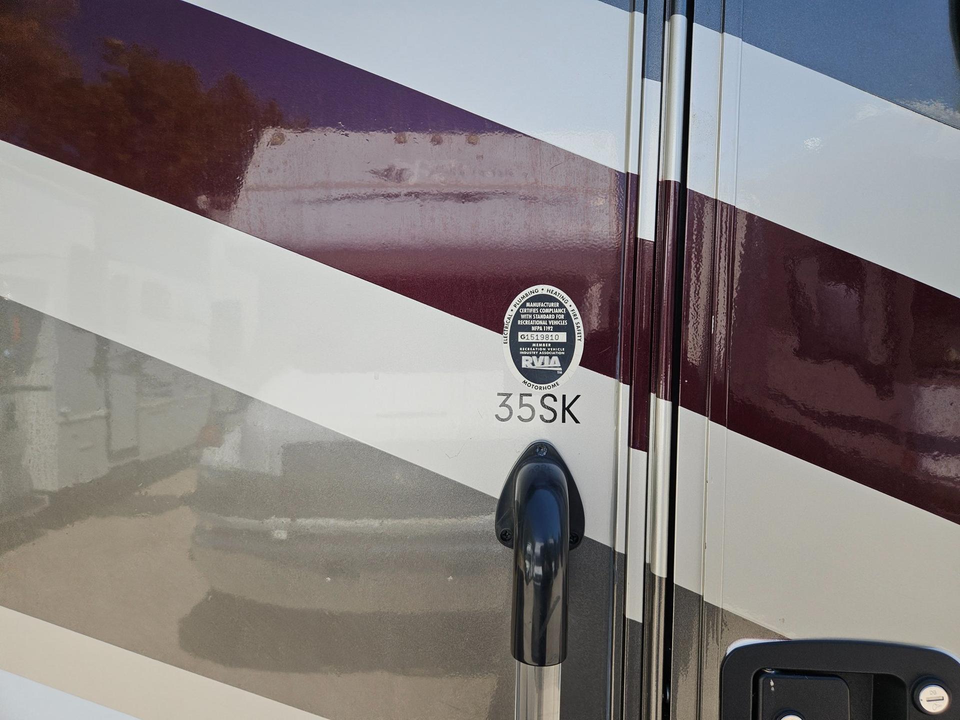 2016 Thor Motor Coach 2016 Thor Motor Coach Four Winds - thumbnail 6