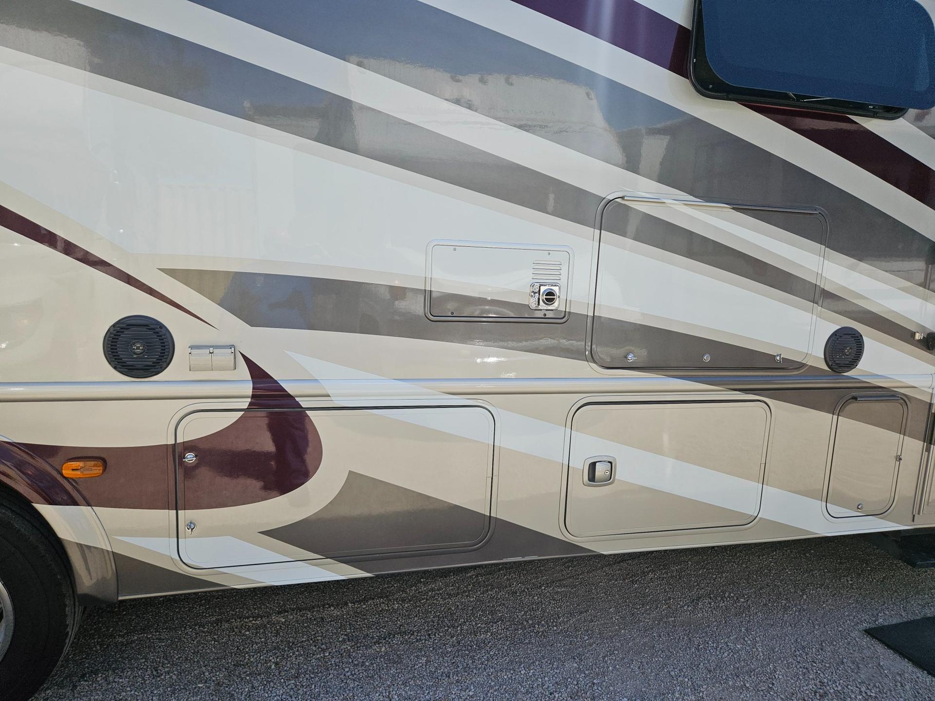 2016 Thor Motor Coach 2016 Thor Motor Coach Four Winds - thumbnail 10