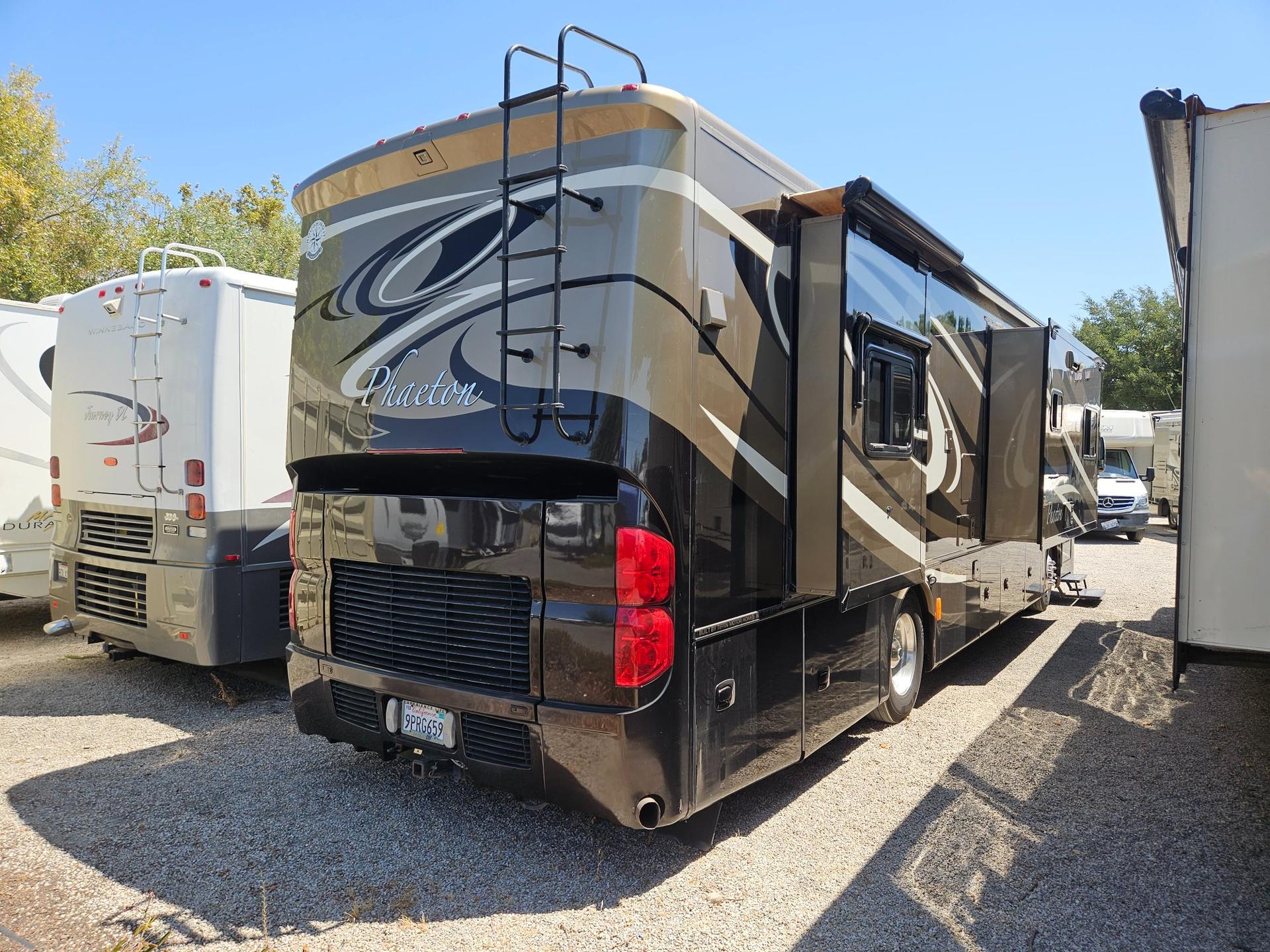 2013 Tiffin Motorhome 2013 Tiffin Motorhome Phaeton - thumbnail 3