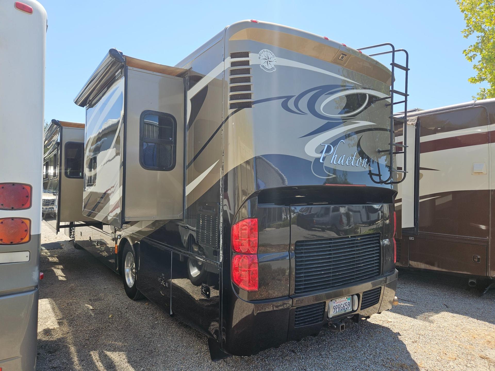 2013 Tiffin Motorhome 2013 Tiffin Motorhome Phaeton - thumbnail 4