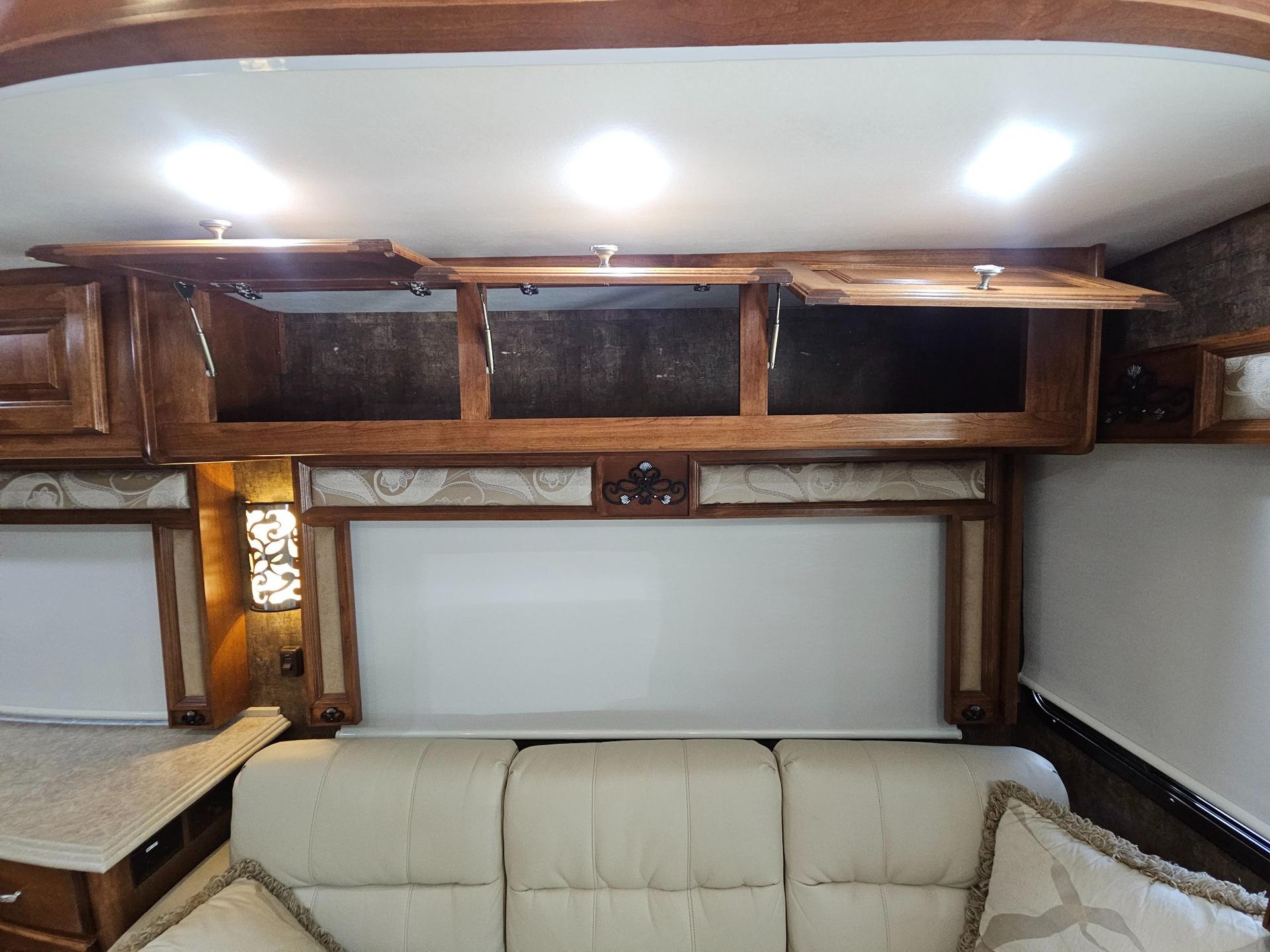2013 Tiffin Motorhome 2013 Tiffin Motorhome Phaeton - thumbnail 10
