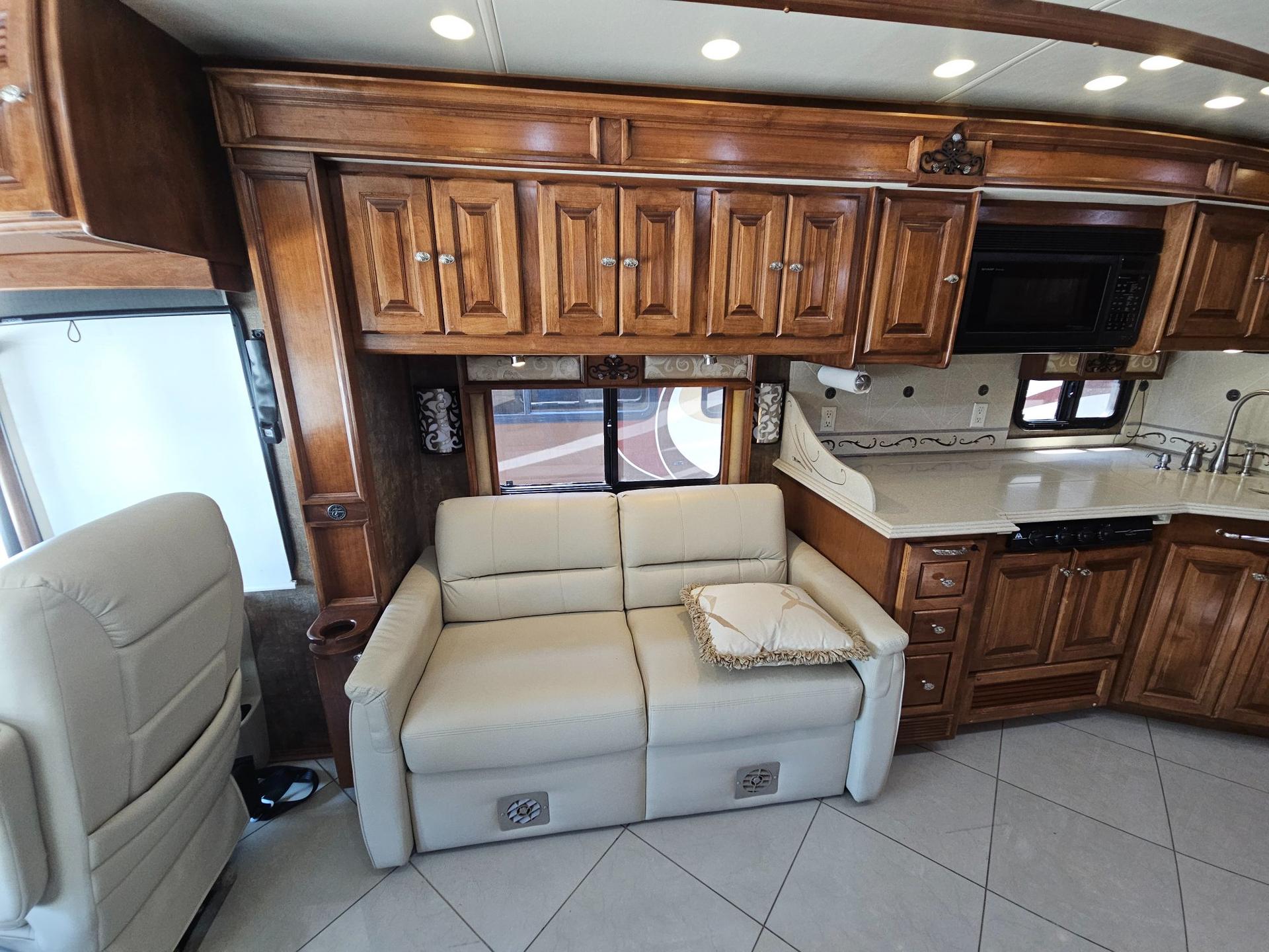 2013 Tiffin Motorhome 2013 Tiffin Motorhome Phaeton - thumbnail 16