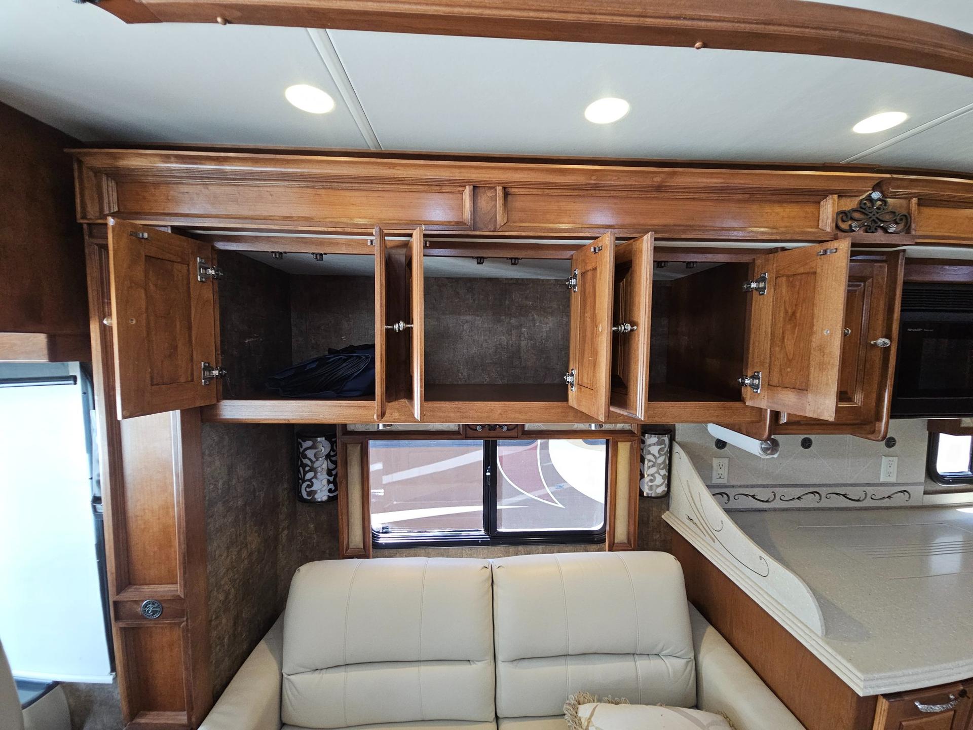 2013 Tiffin Motorhome 2013 Tiffin Motorhome Phaeton - thumbnail 18