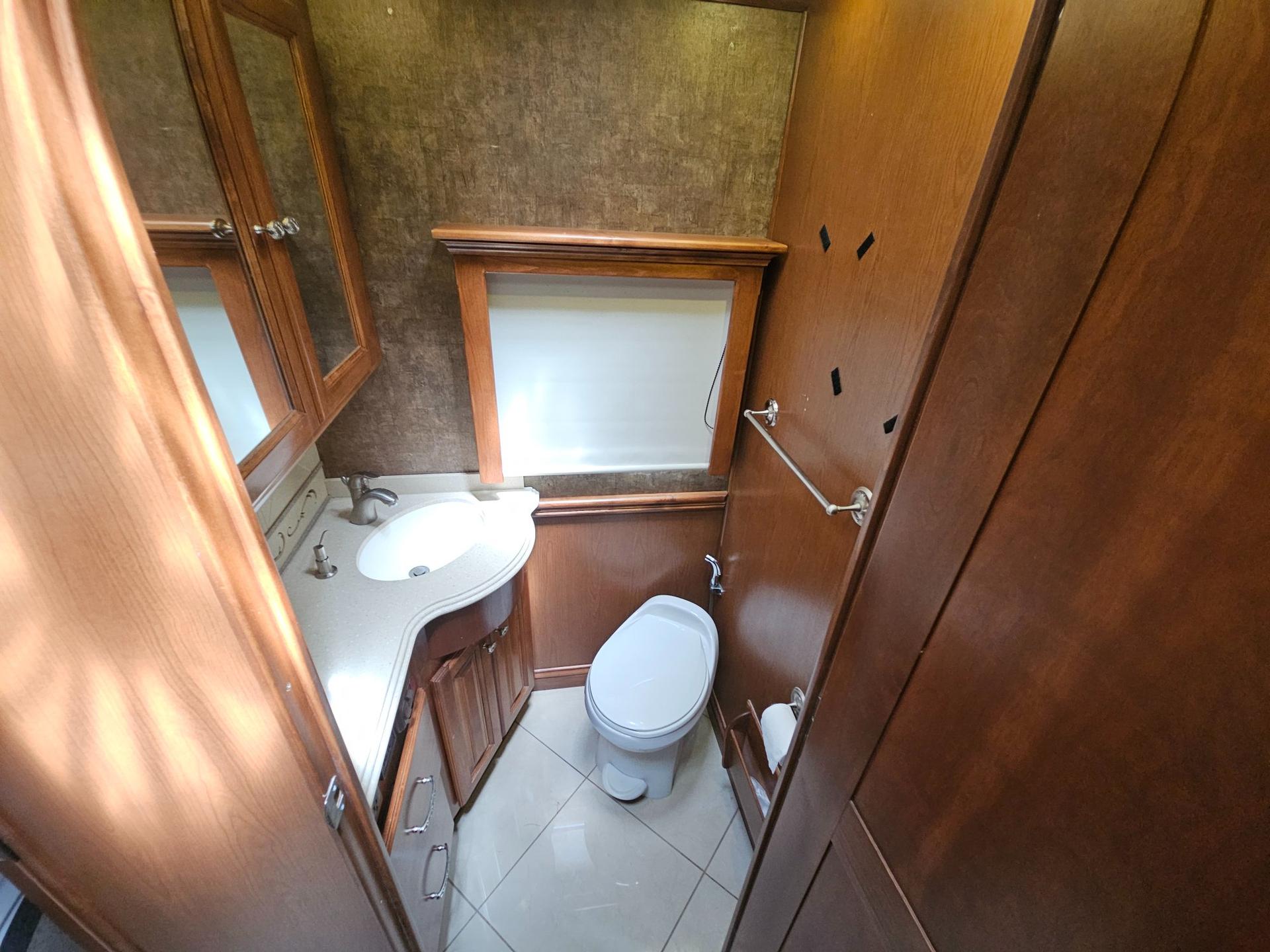 2013 Tiffin Motorhome 2013 Tiffin Motorhome Phaeton - thumbnail 25