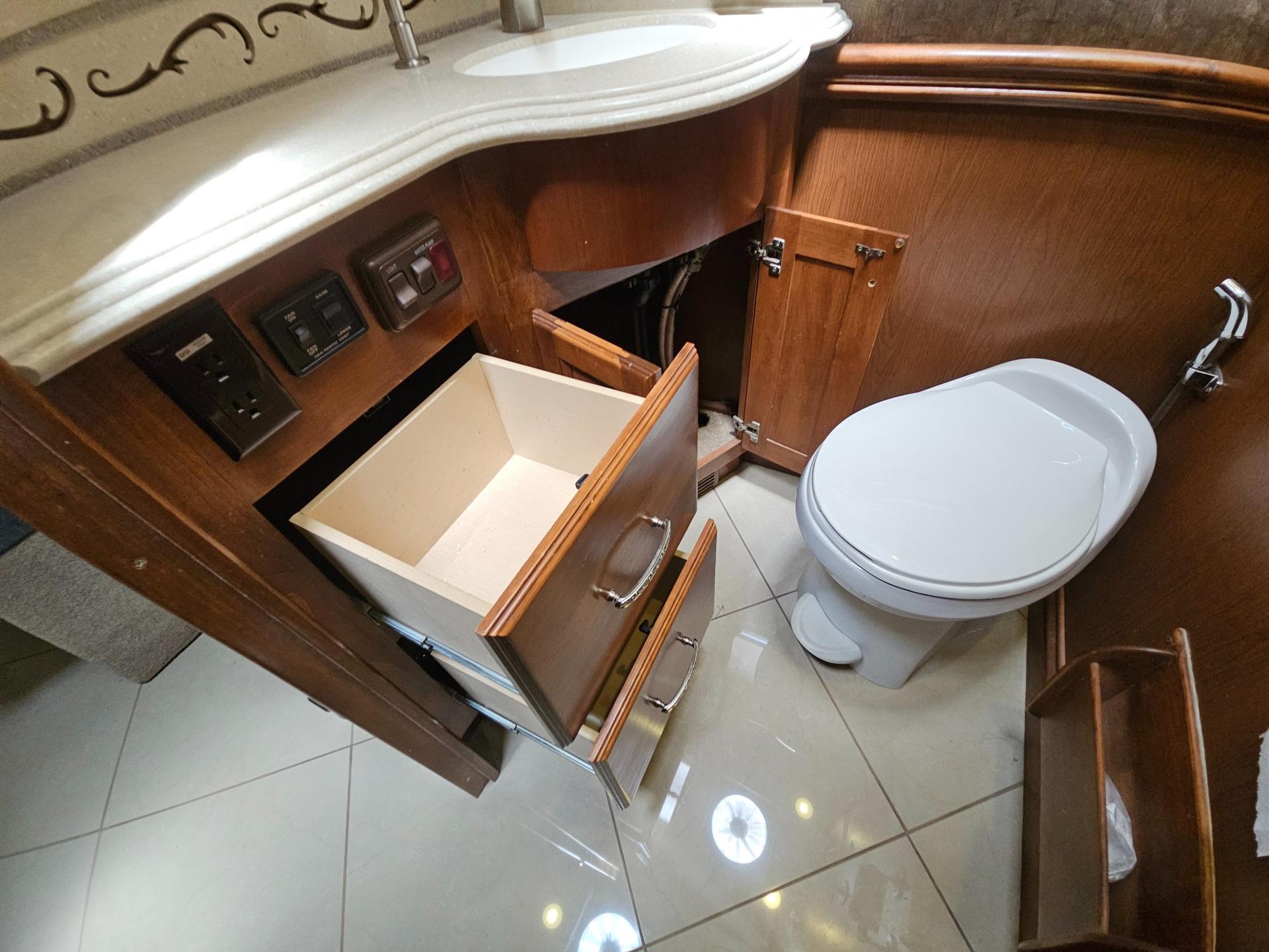 2013 Tiffin Motorhome 2013 Tiffin Motorhome Phaeton - thumbnail 29