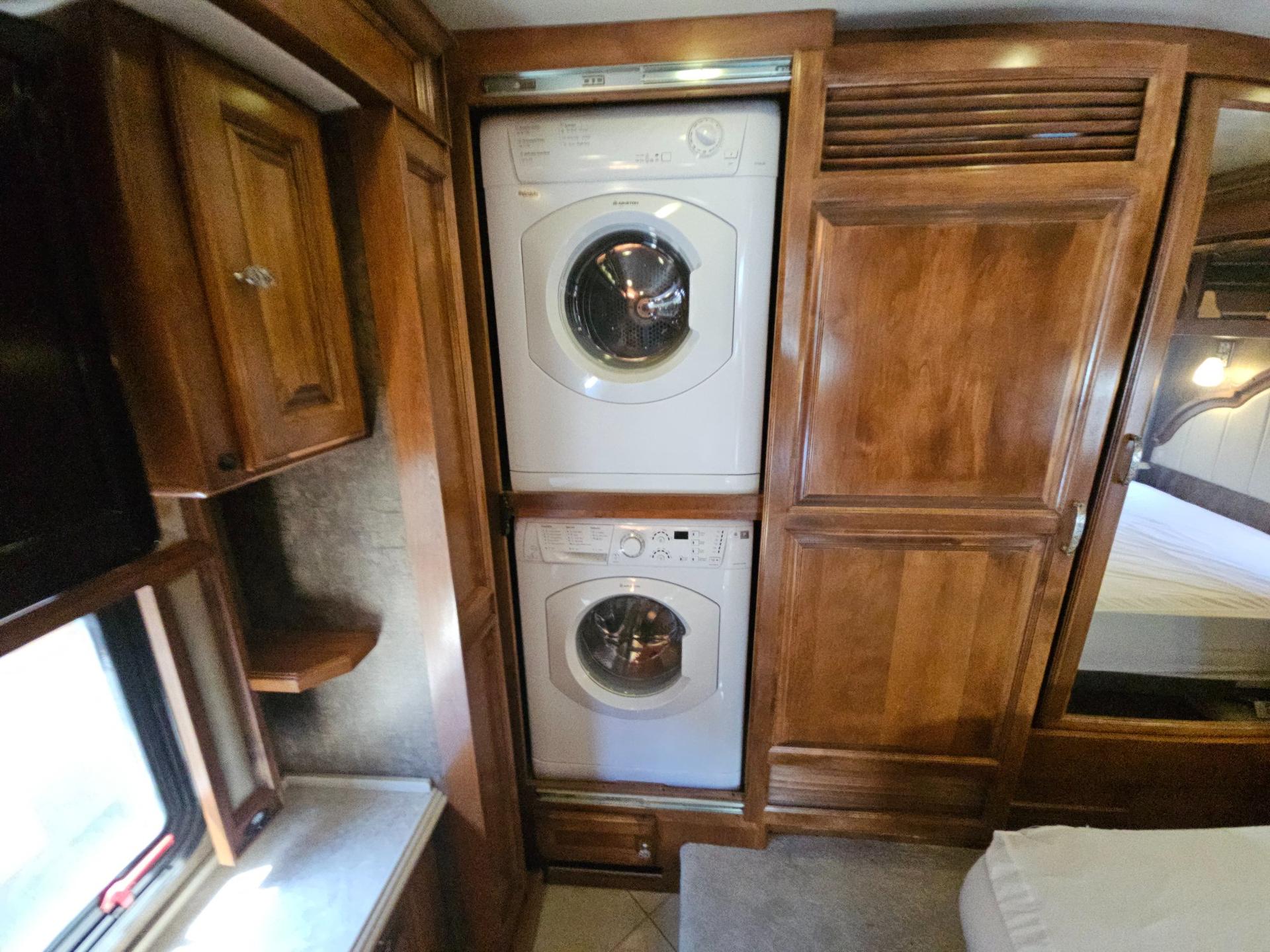 2013 Tiffin Motorhome 2013 Tiffin Motorhome Phaeton - thumbnail 35