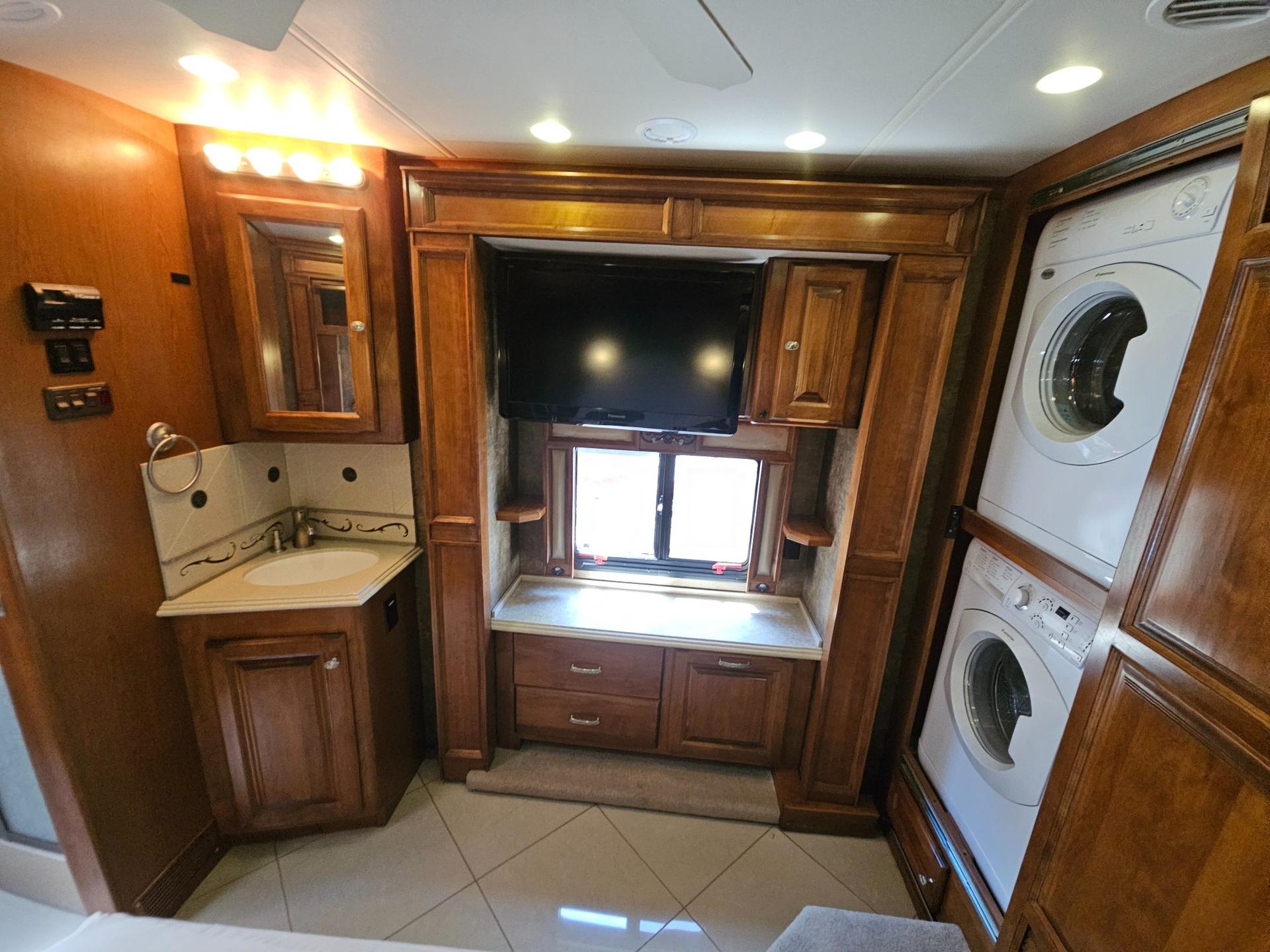 2013 Tiffin Motorhome 2013 Tiffin Motorhome Phaeton - thumbnail 36