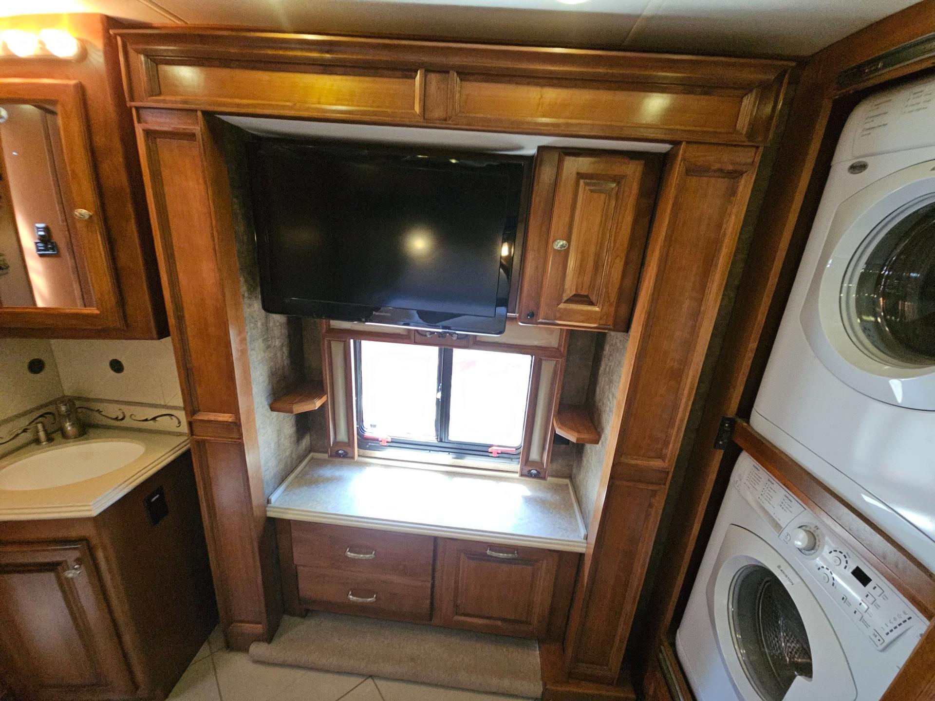 2013 Tiffin Motorhome 2013 Tiffin Motorhome Phaeton - thumbnail 37