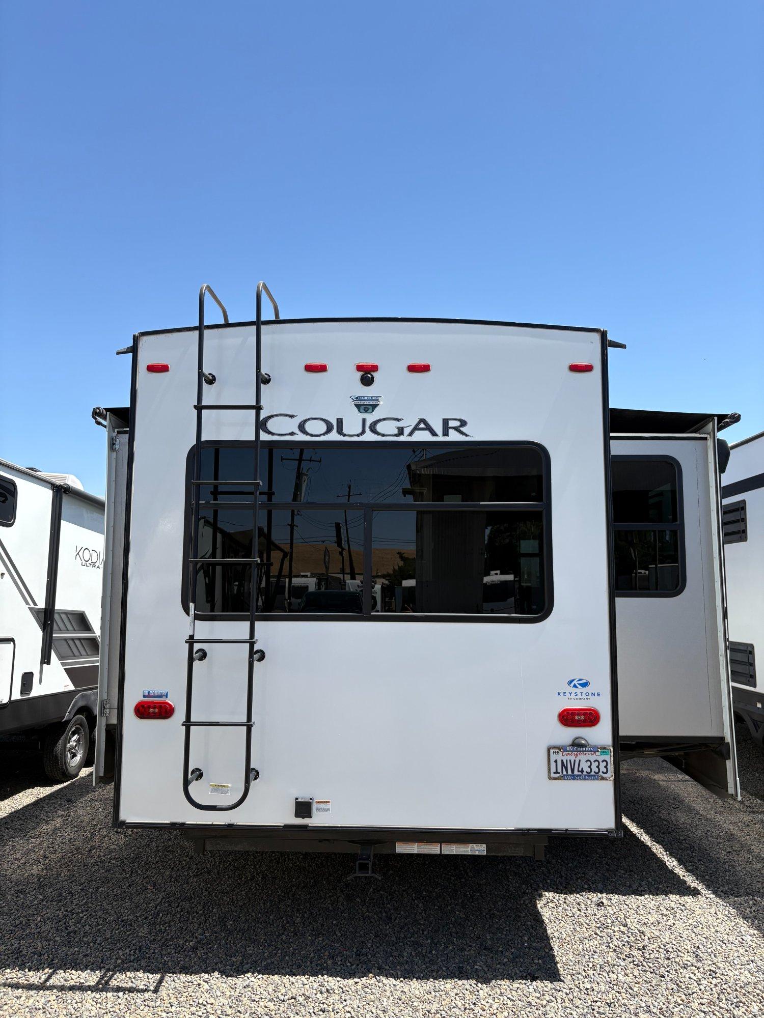 2022 Keystone 2022 Keystone Cougar - thumbnail 5