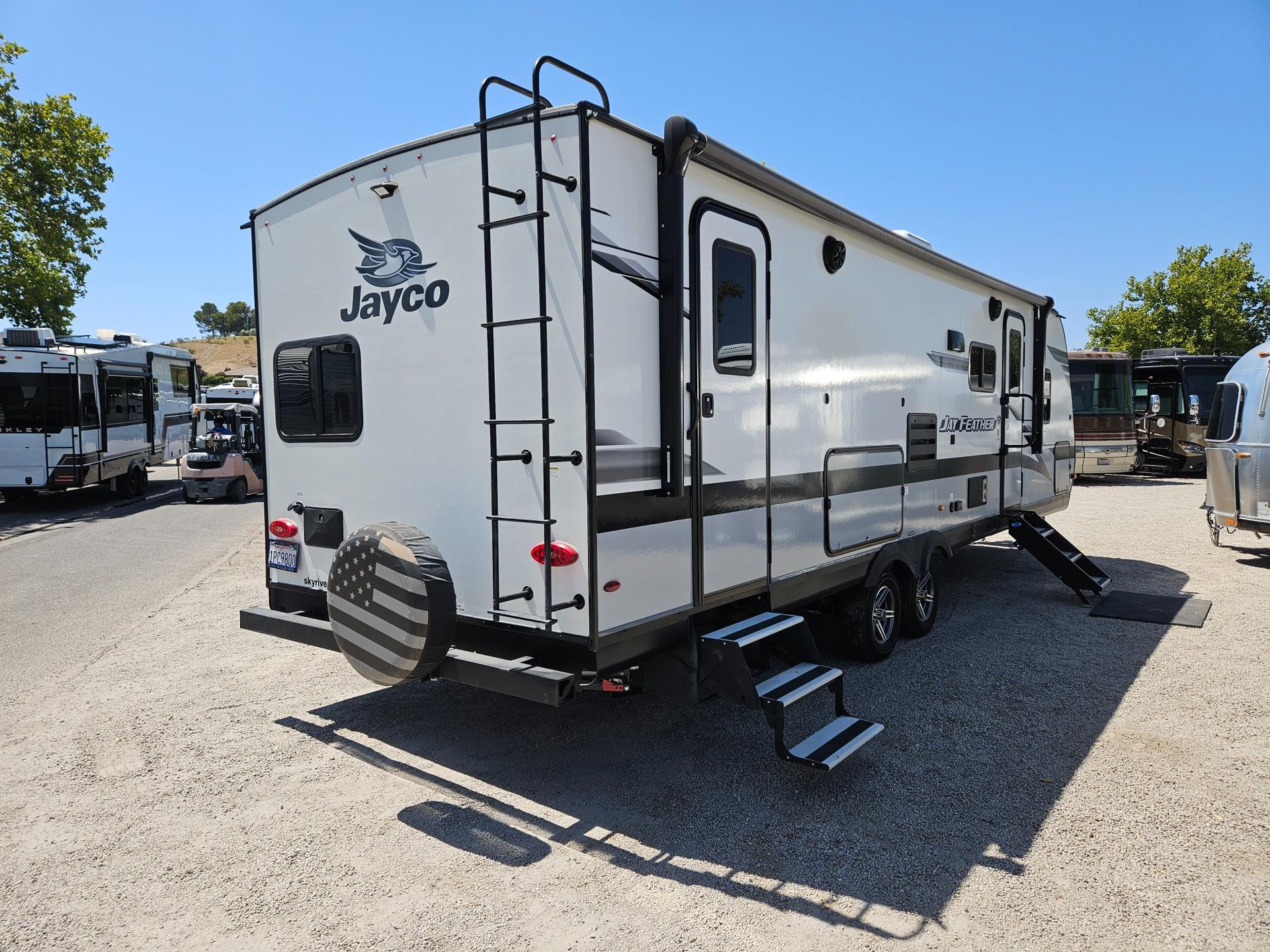 2023 Jayco 2023 Jayco Jay Feather - thumbnail 3