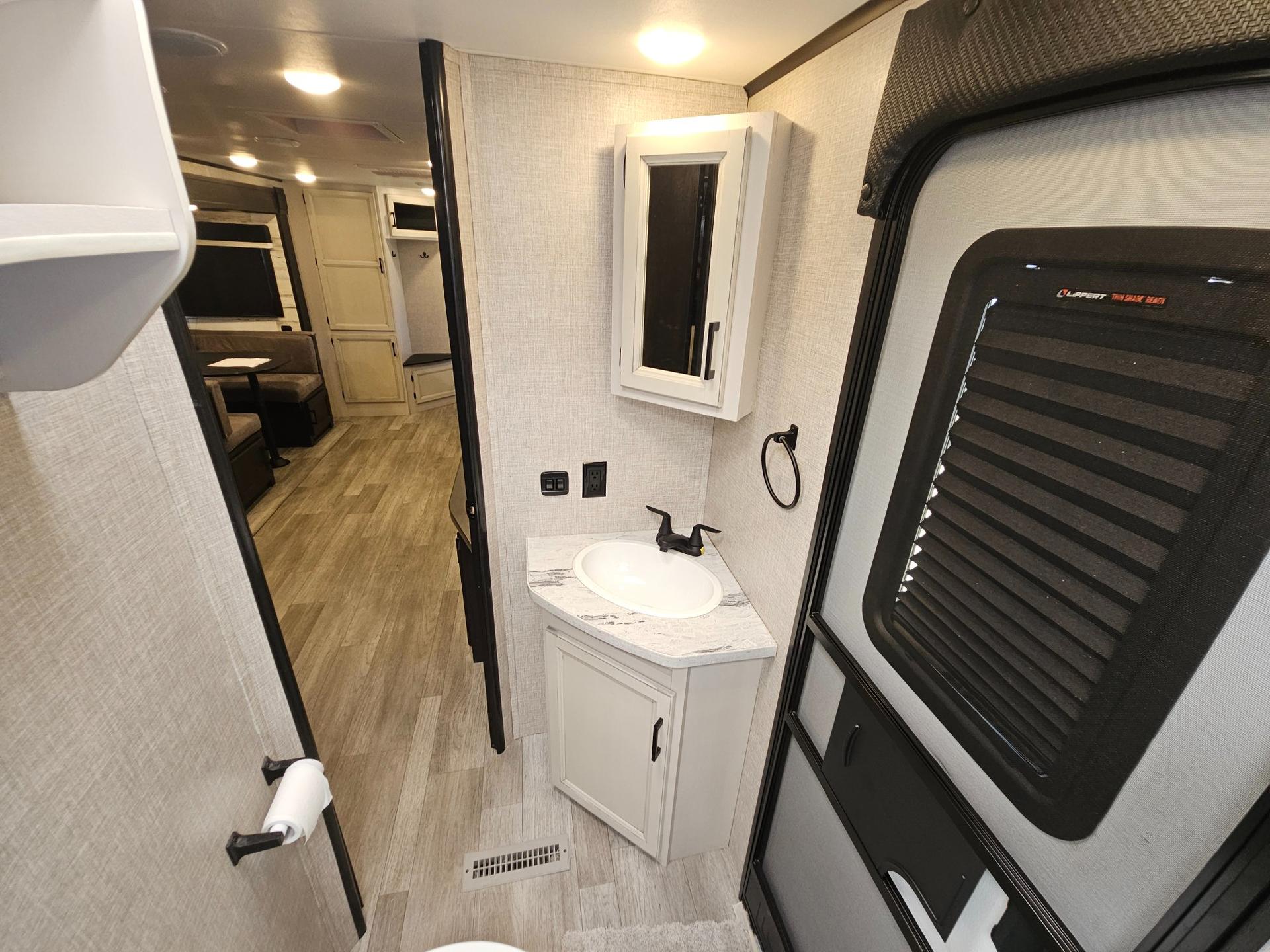 2023 Jayco 2023 Jayco Jay Feather - thumbnail 32