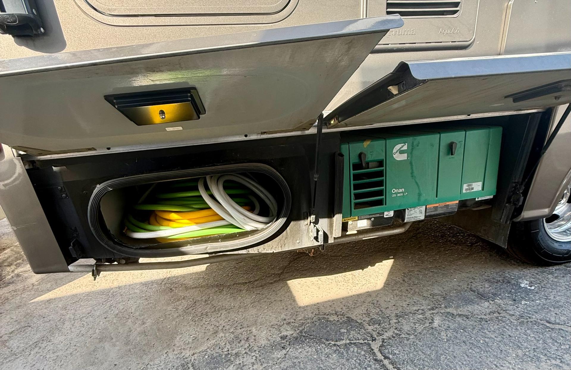 2019 Winnebago 2019 Winnebago Navion - thumbnail 9