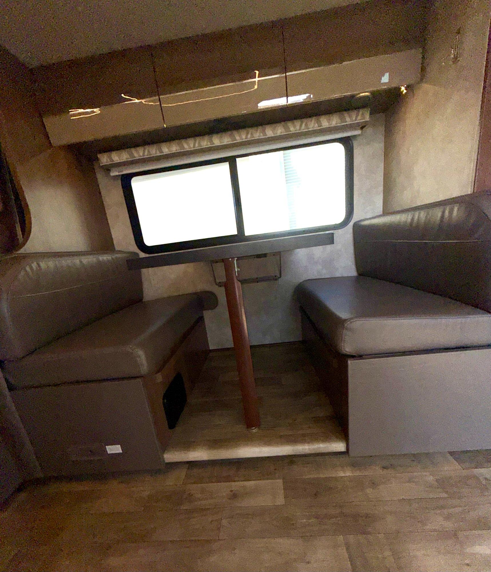 2019 Winnebago 2019 Winnebago Navion - thumbnail 18