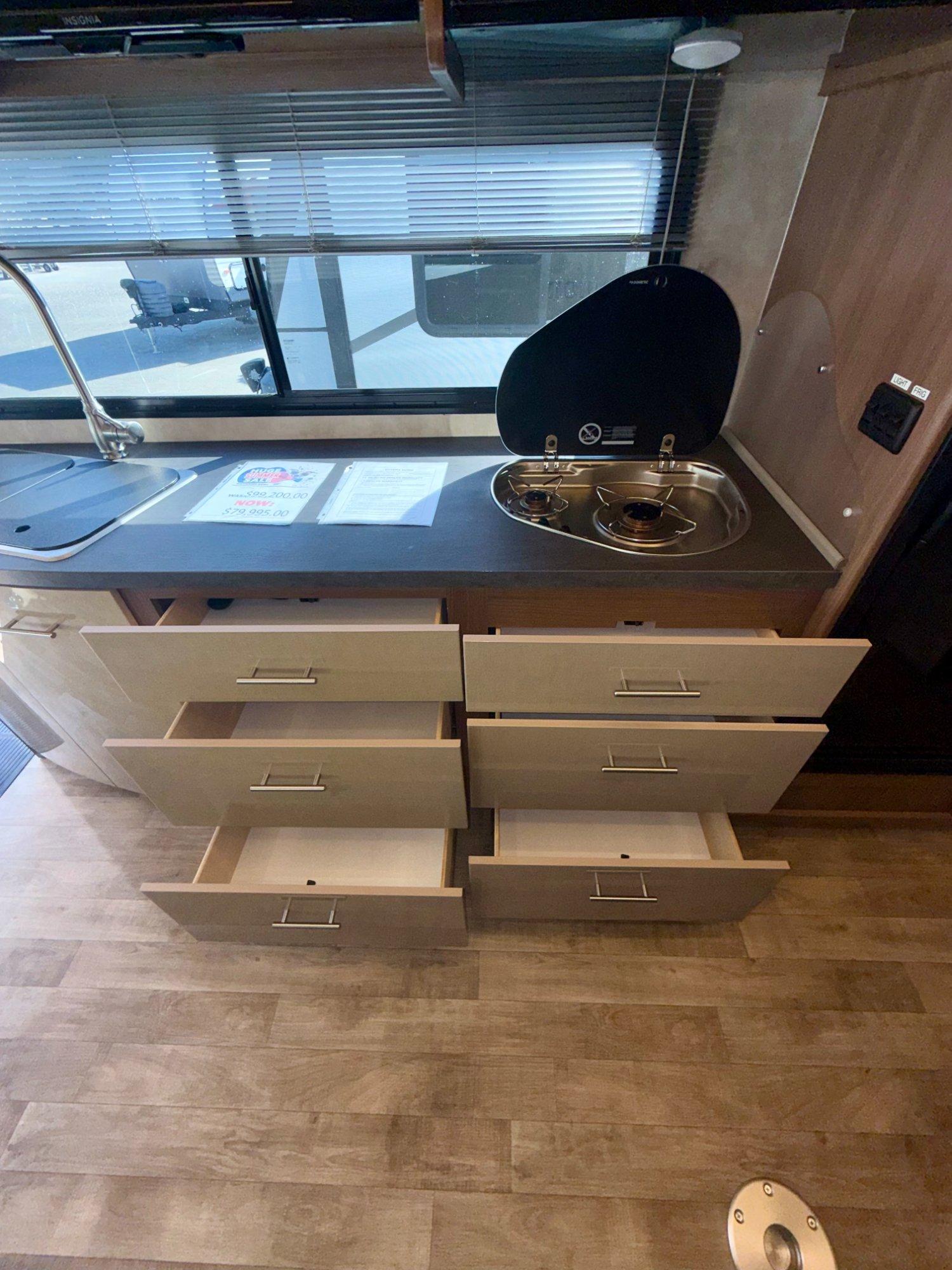 2019 Winnebago 2019 Winnebago Navion - thumbnail 21