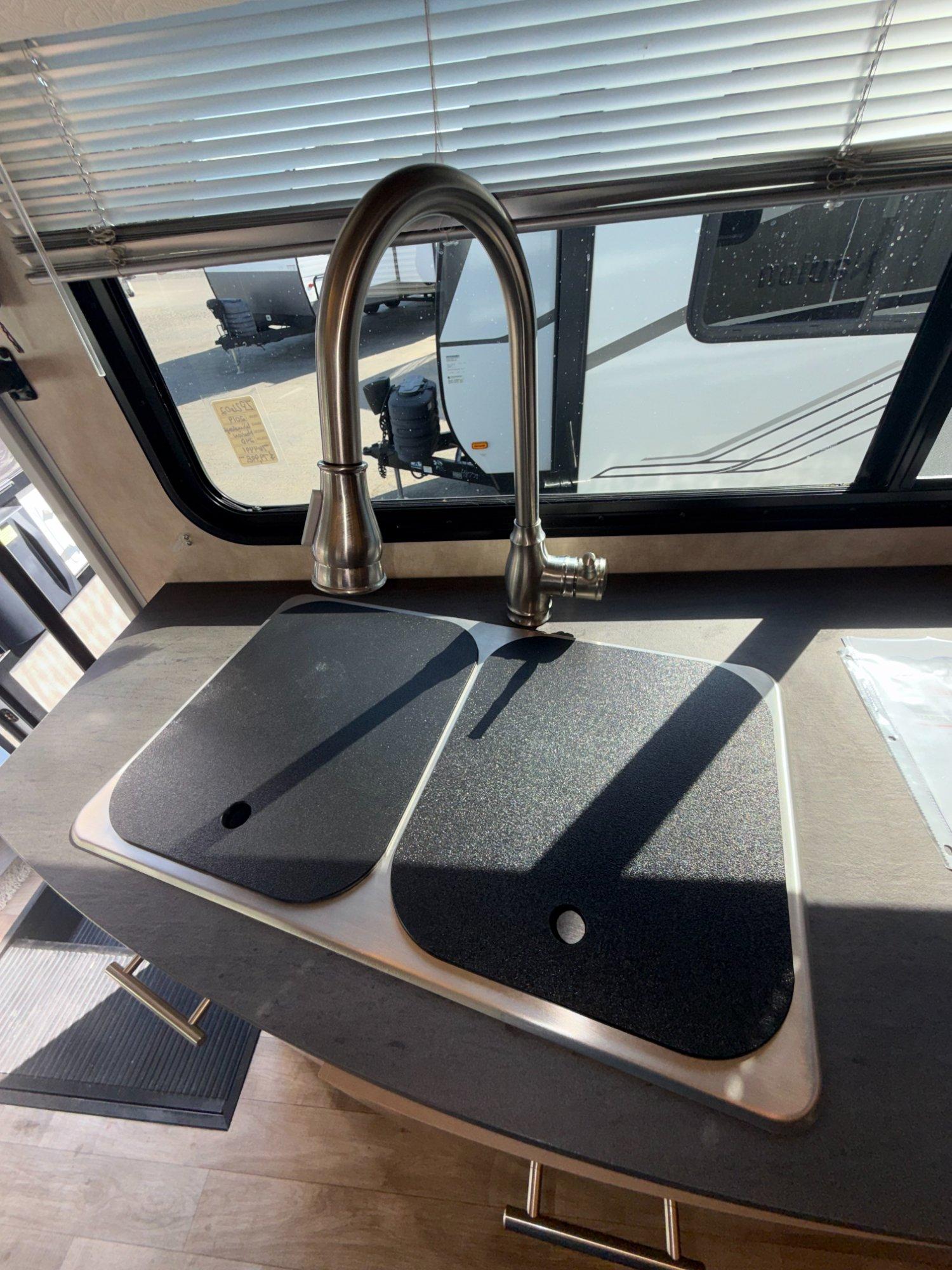 2019 Winnebago 2019 Winnebago Navion - thumbnail 22
