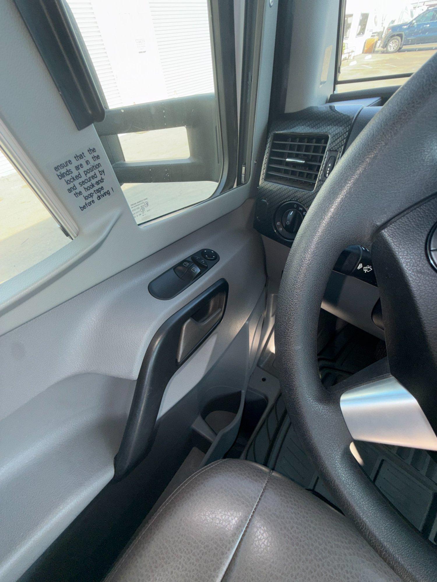 2019 Winnebago 2019 Winnebago Navion - thumbnail 31