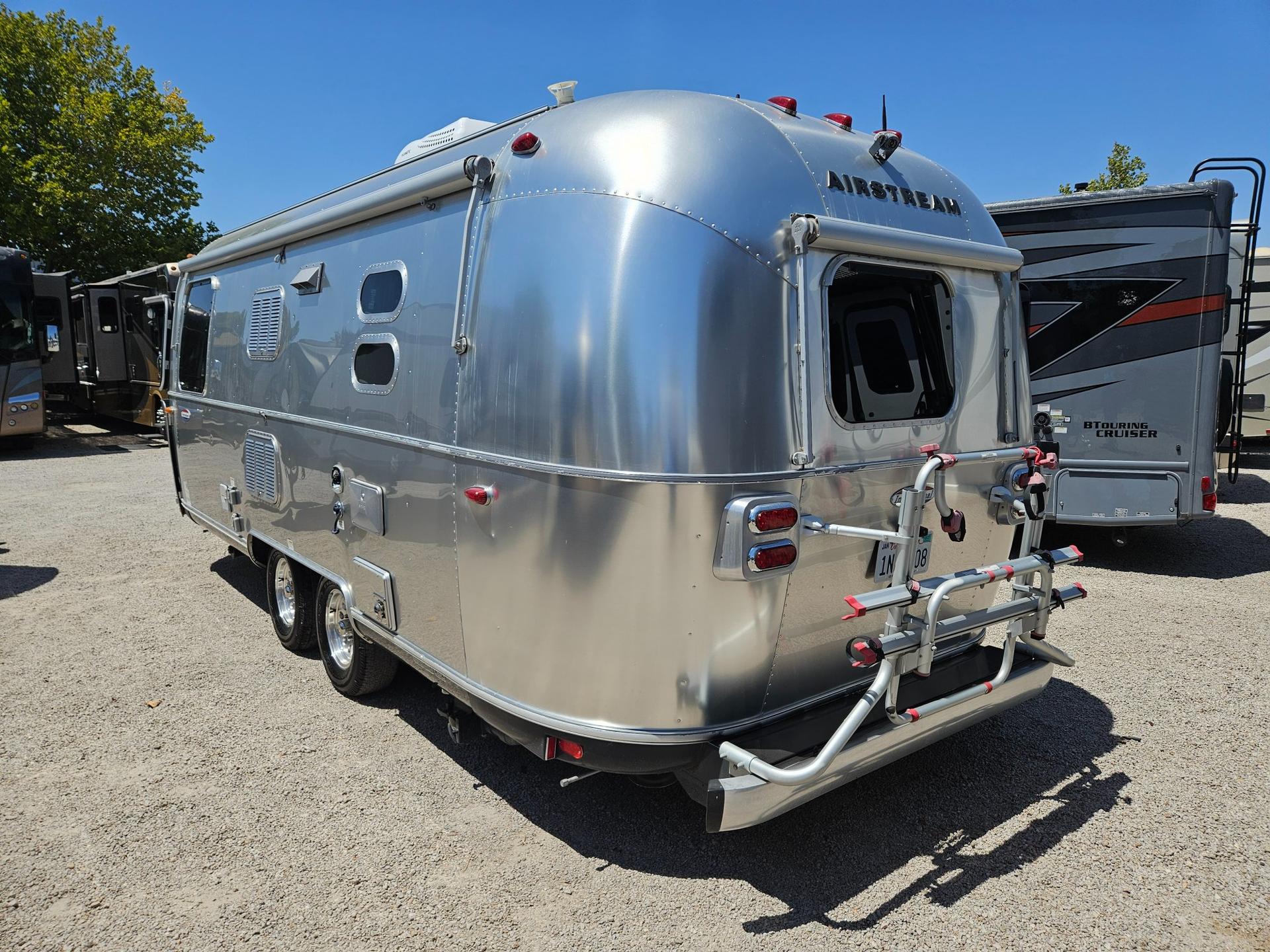 2016 Airstream 2016 Airstream International Serenity - thumbnail 4