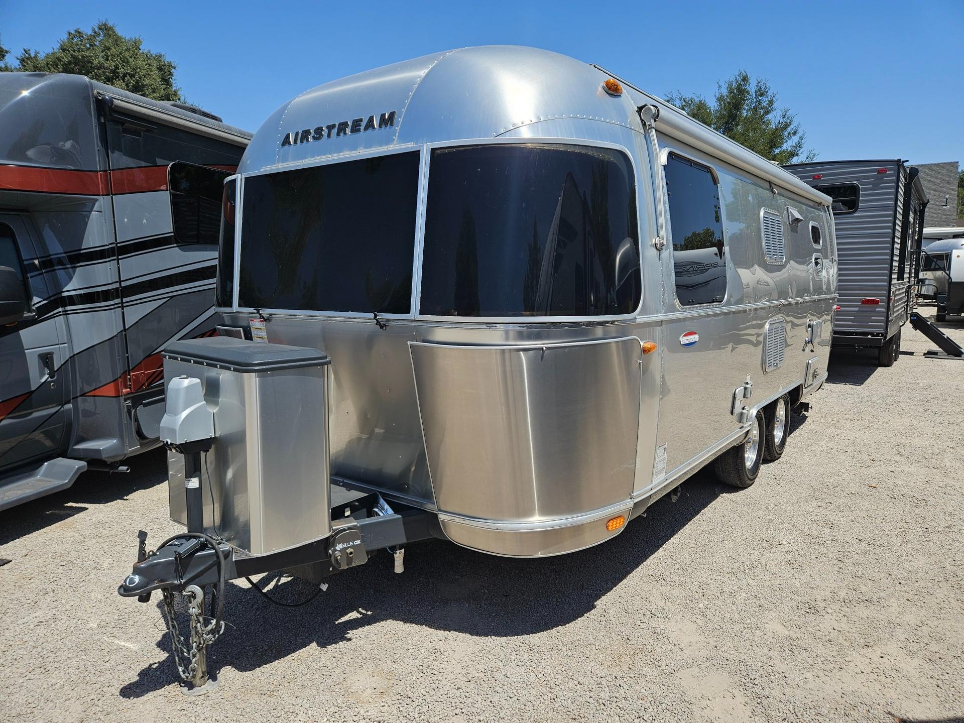 2016 Airstream 2016 Airstream International Serenity - thumbnail 5