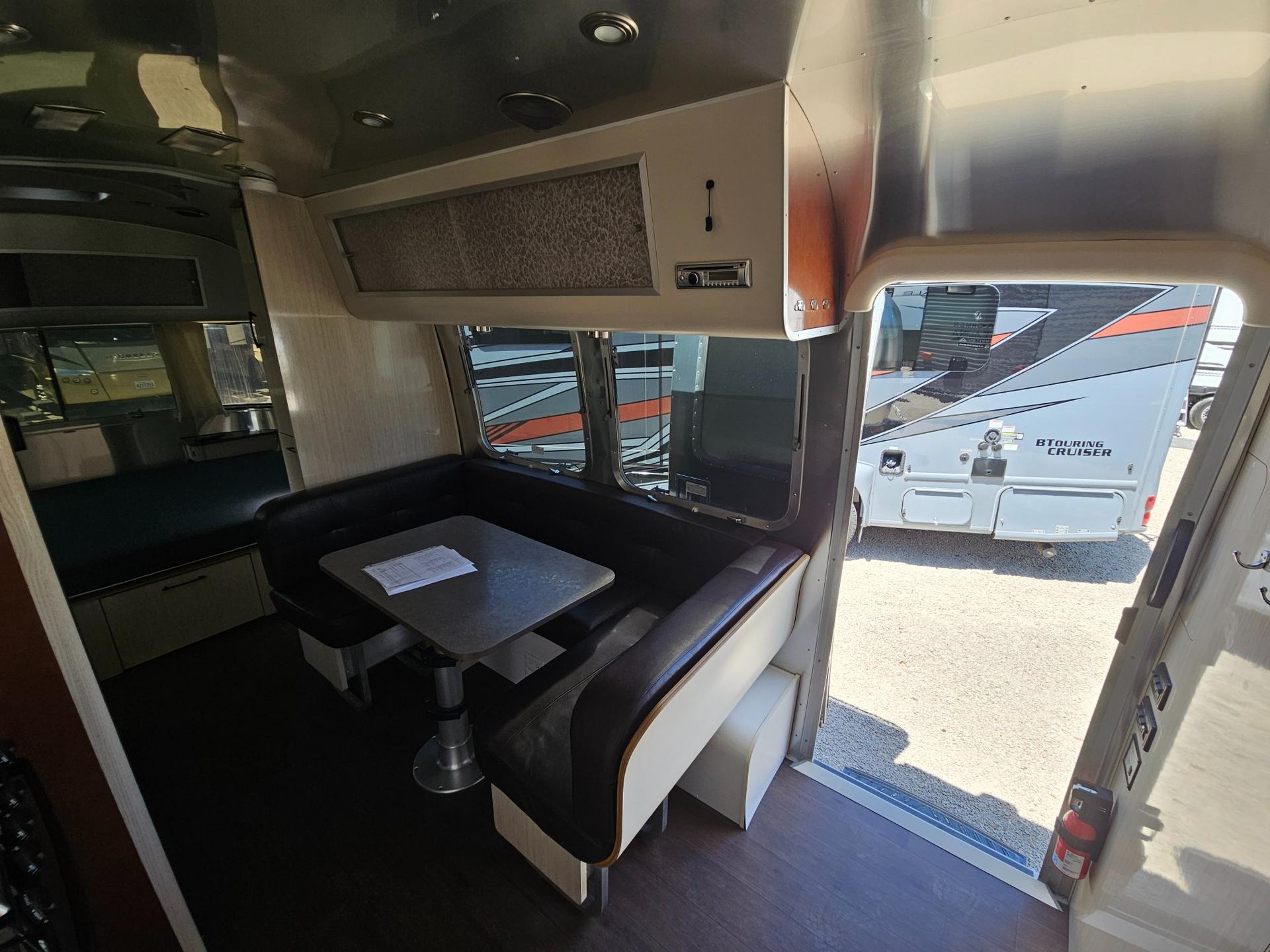 2016 Airstream 2016 Airstream International Serenity - thumbnail 7