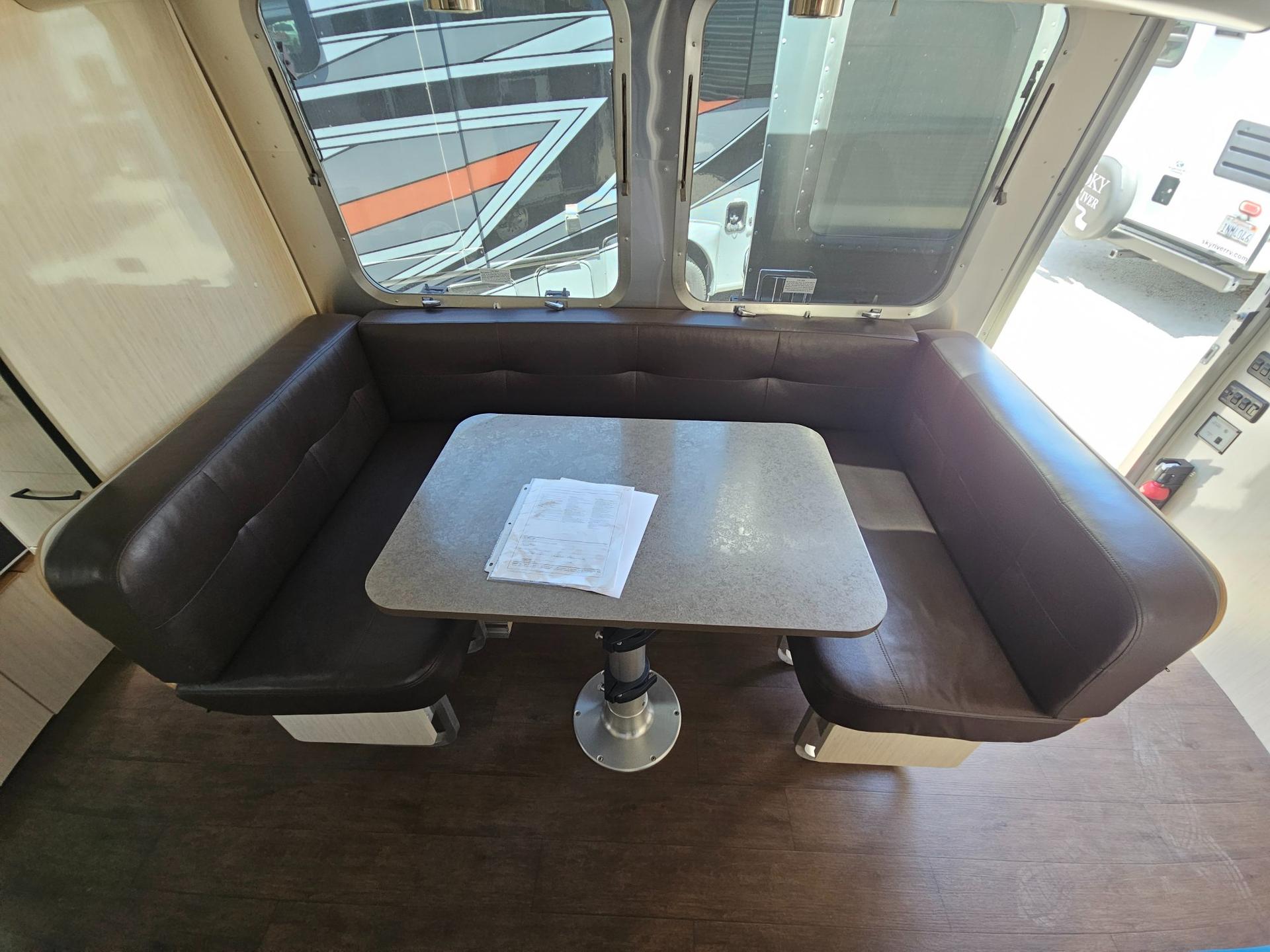 2016 Airstream 2016 Airstream International Serenity - thumbnail 8