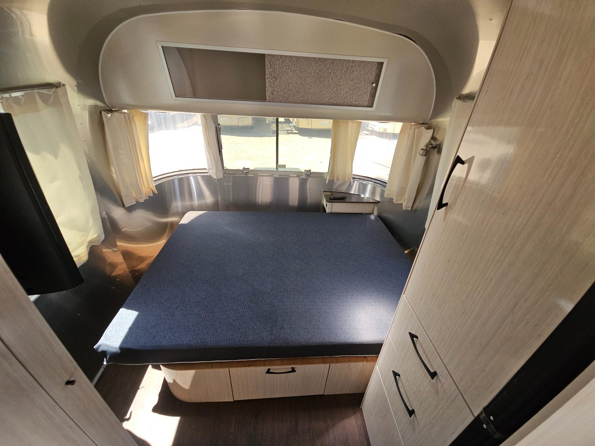 2016 Airstream 2016 Airstream International Serenity - thumbnail 20