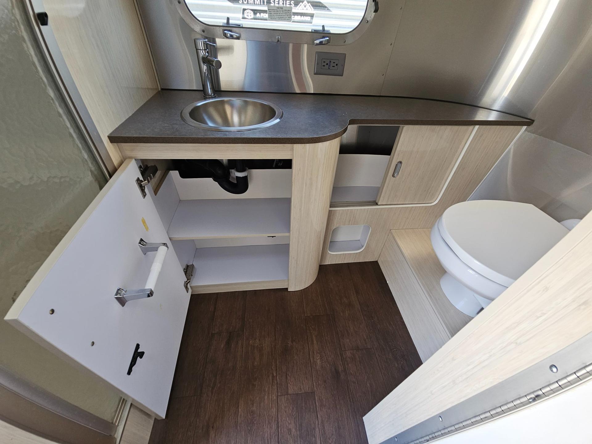 2016 Airstream 2016 Airstream International Serenity - thumbnail 28
