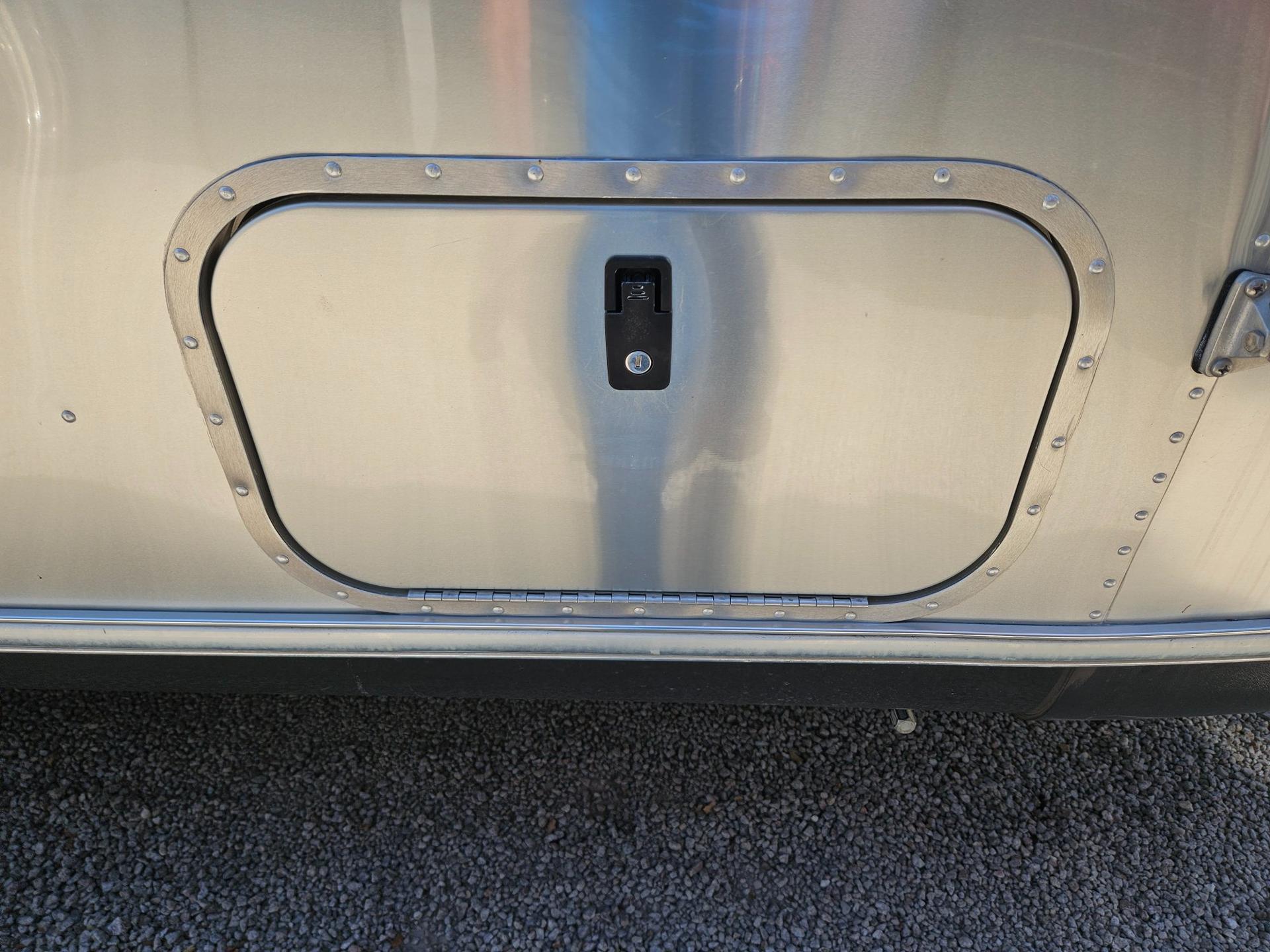 2016 Airstream 2016 Airstream International Serenity - thumbnail 32