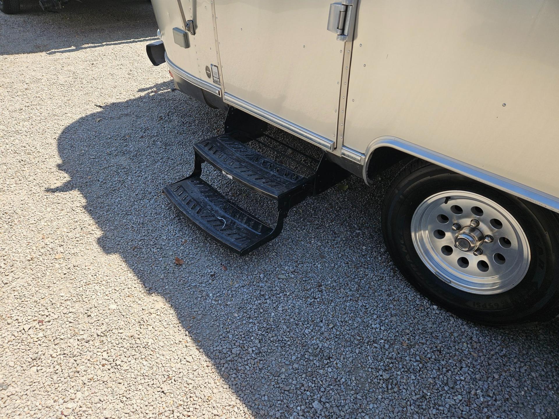 2016 Airstream 2016 Airstream International Serenity - thumbnail 35