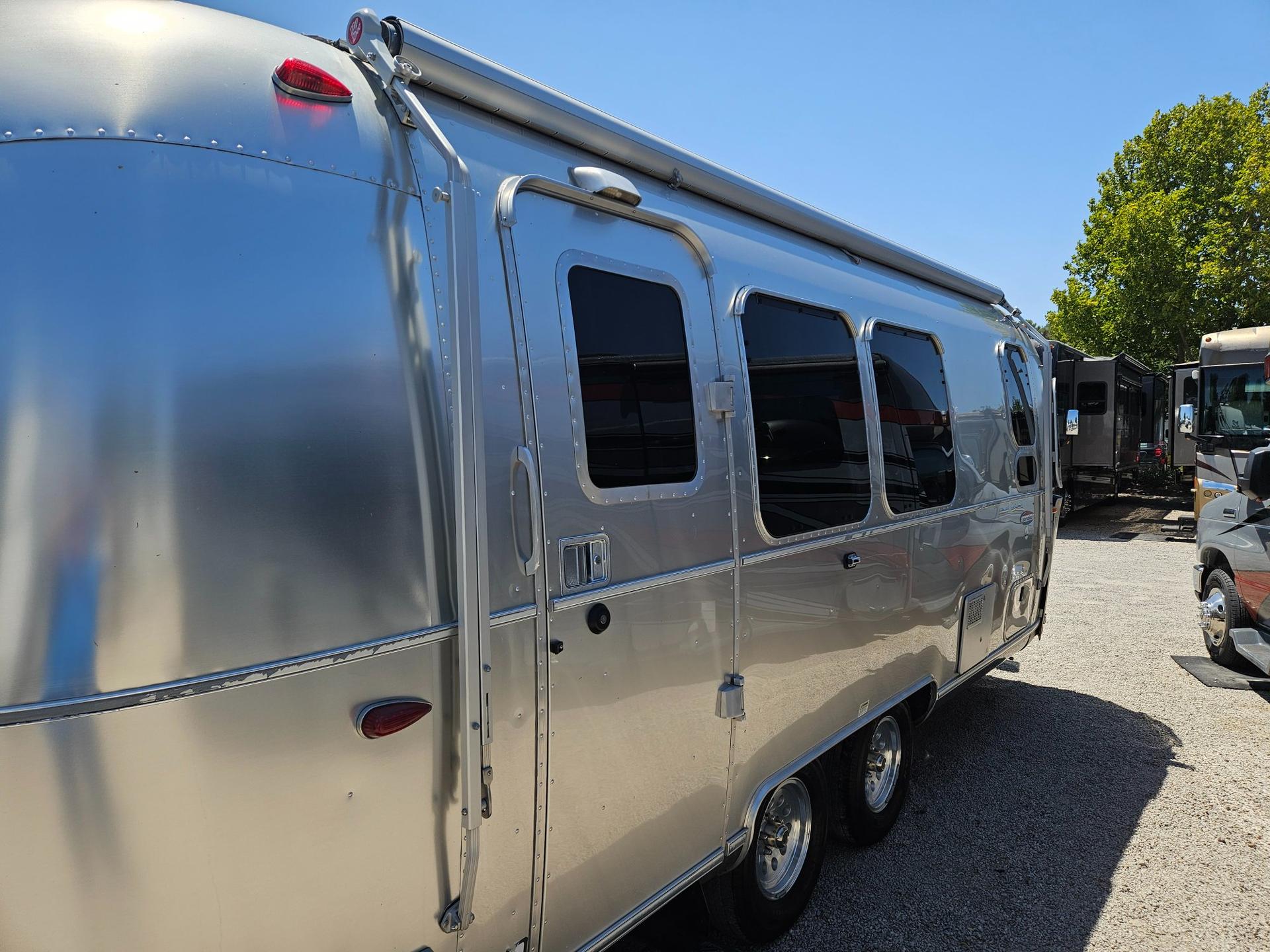 2016 Airstream 2016 Airstream International Serenity - thumbnail 36