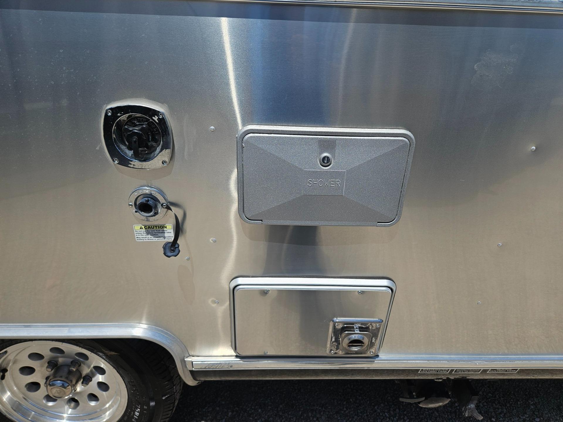 2016 Airstream 2016 Airstream International Serenity - thumbnail 39