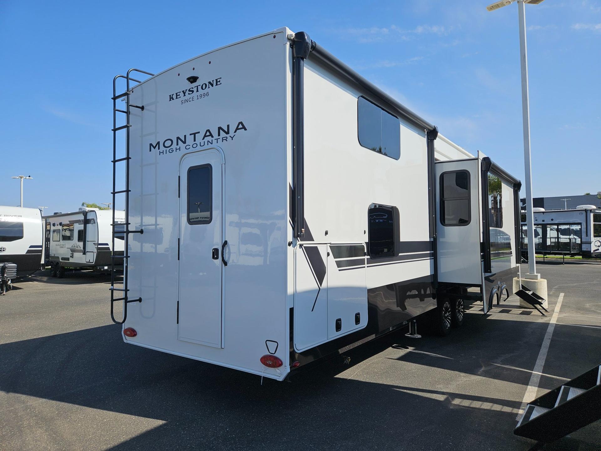 2027 Keystone RV 2027 Keystone RV Montana High Country - thumbnail 3