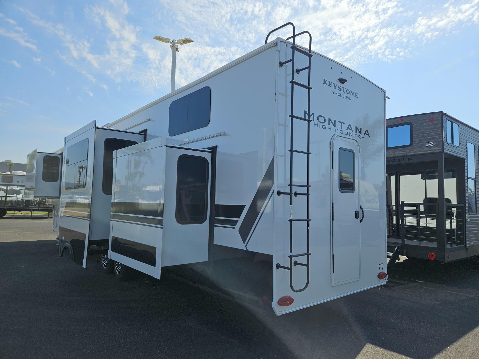 2027 Keystone RV 2027 Keystone RV Montana High Country - thumbnail 4