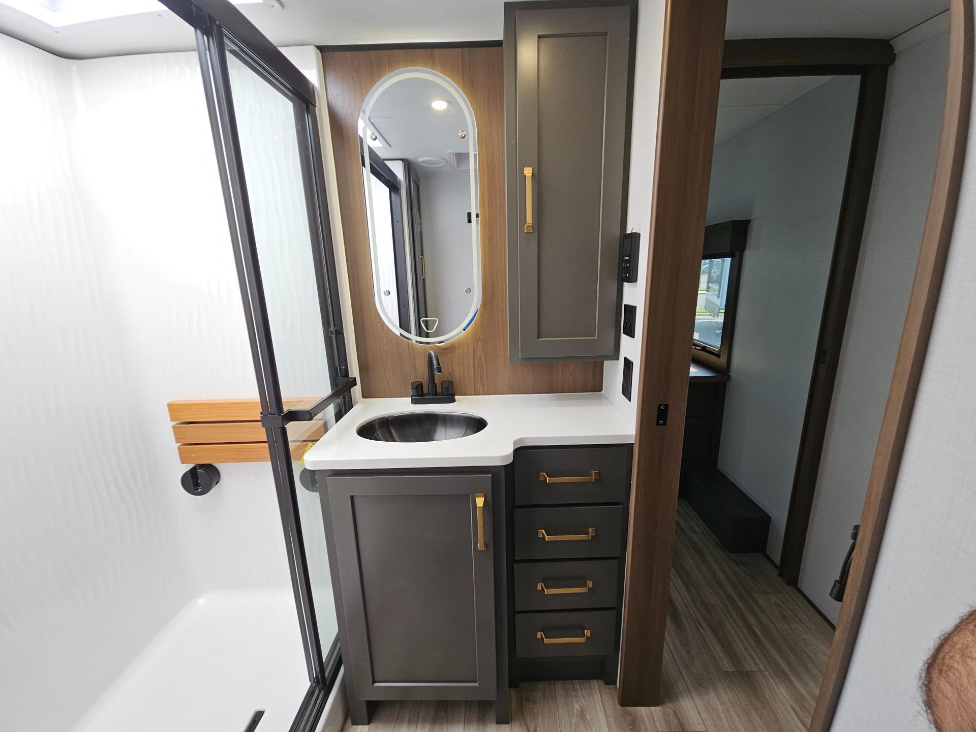 2027 Keystone RV 2027 Keystone RV Montana High Country - thumbnail 46