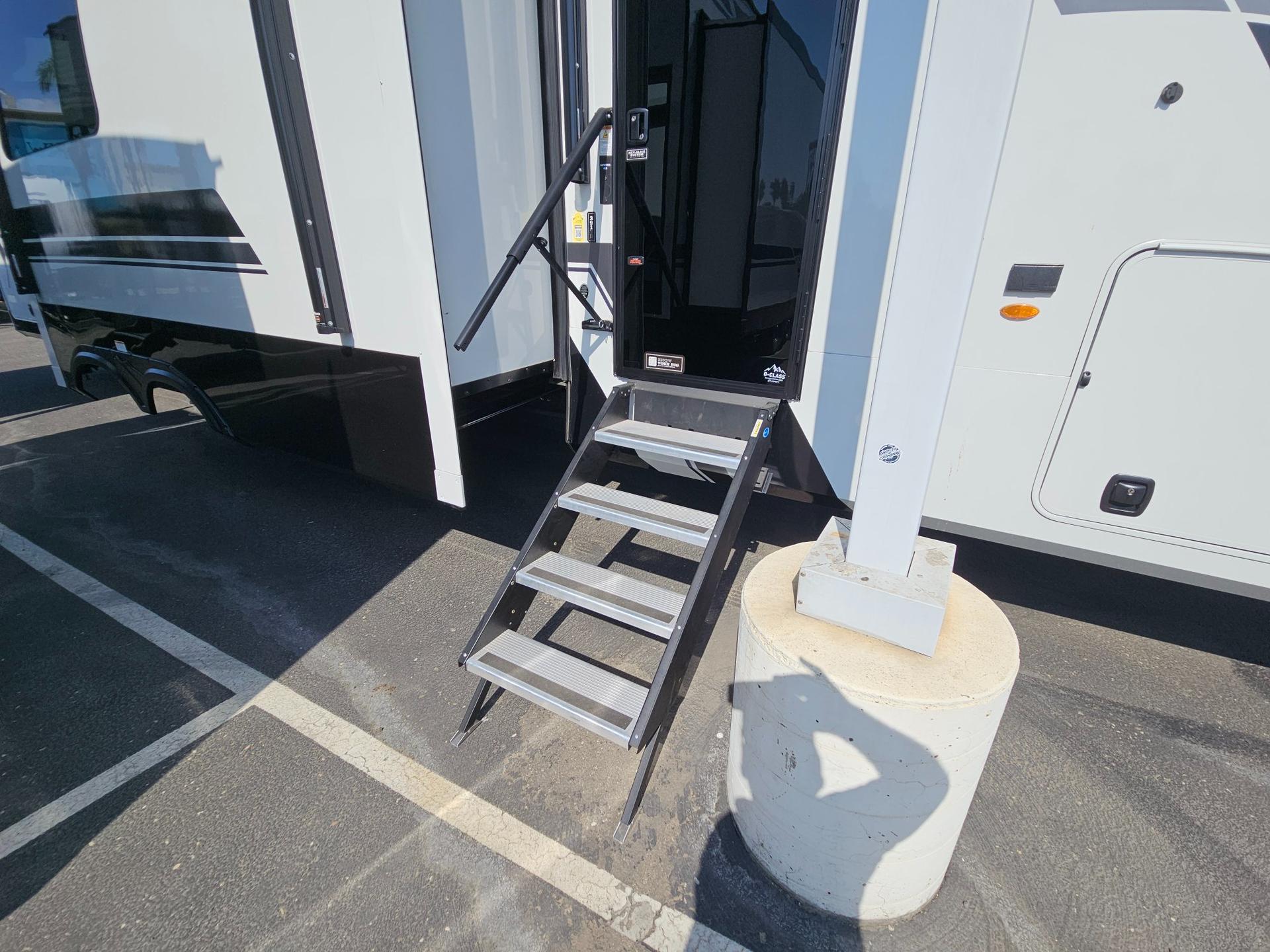 2027 Keystone RV 2027 Keystone RV Montana High Country - thumbnail 62