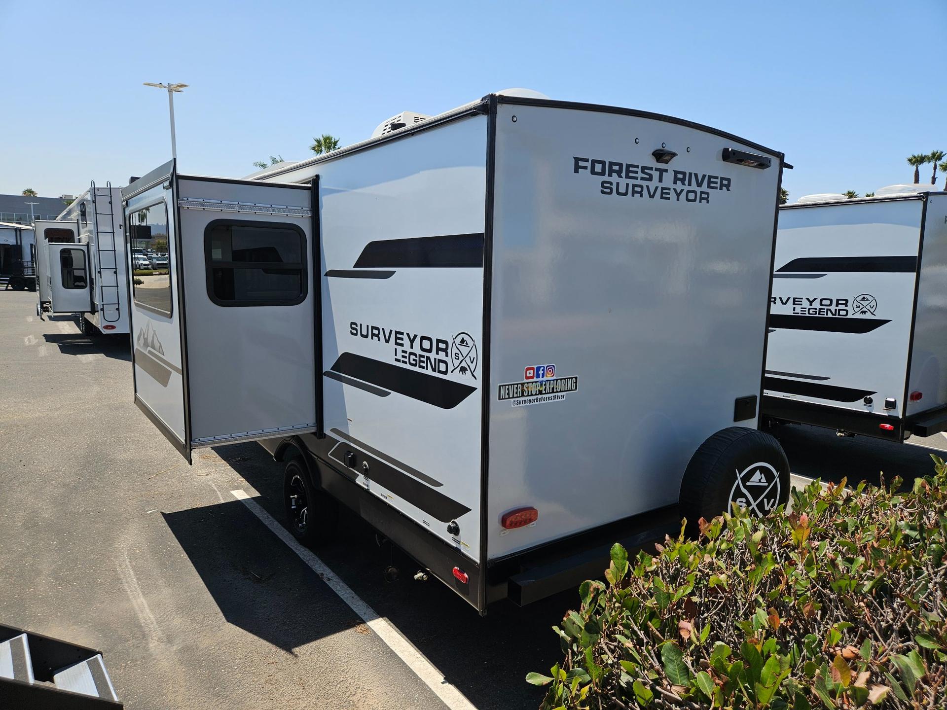 2027 Forest River RV 2027 Forest River RV Surveyor Legend - thumbnail 4