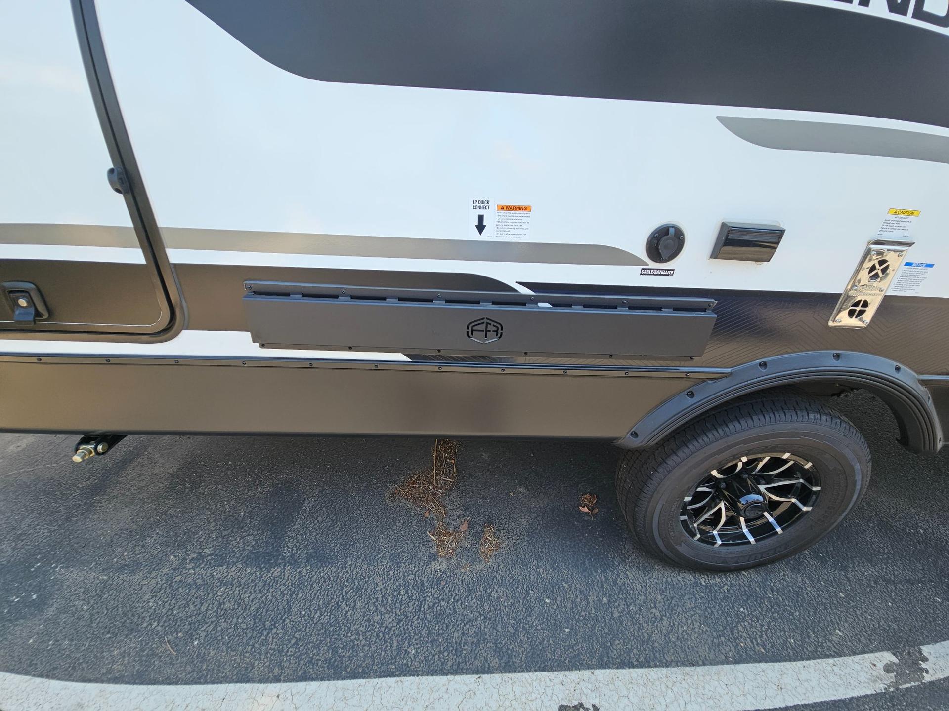 2027 Forest River RV 2027 Forest River RV Surveyor Legend - thumbnail 39