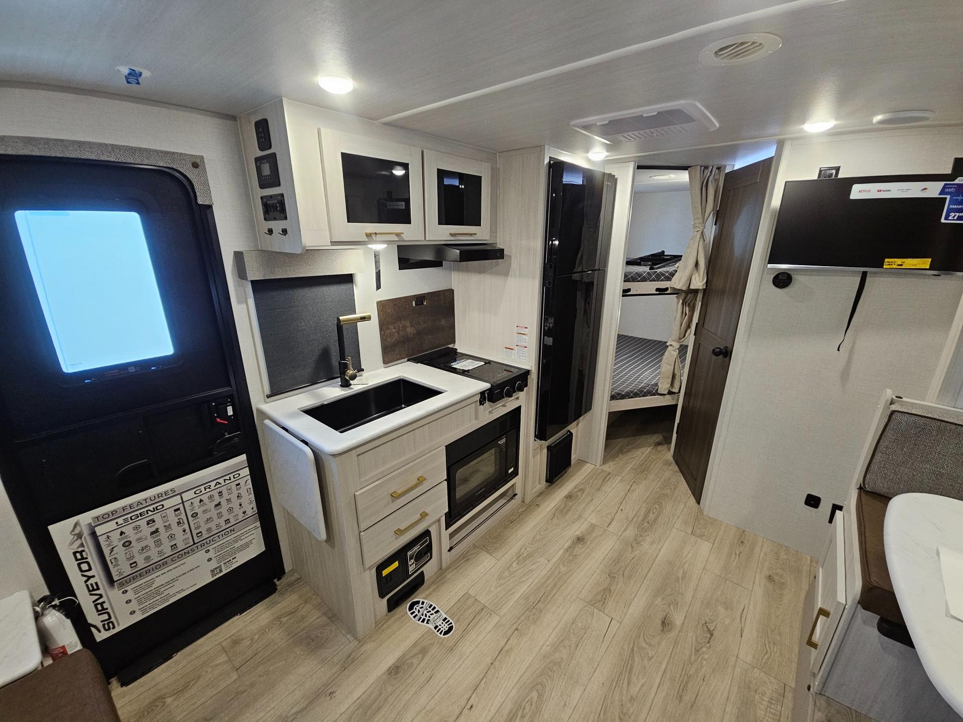 2027 Forest River RV 2027 Forest River RV Surveyor Legend - thumbnail 7