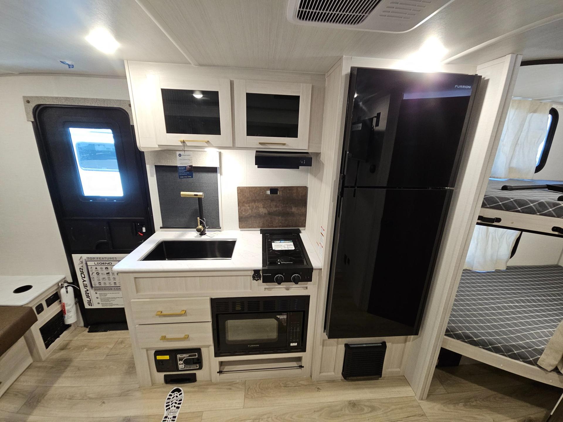 2027 Forest River RV 2027 Forest River RV Surveyor Legend - thumbnail 15