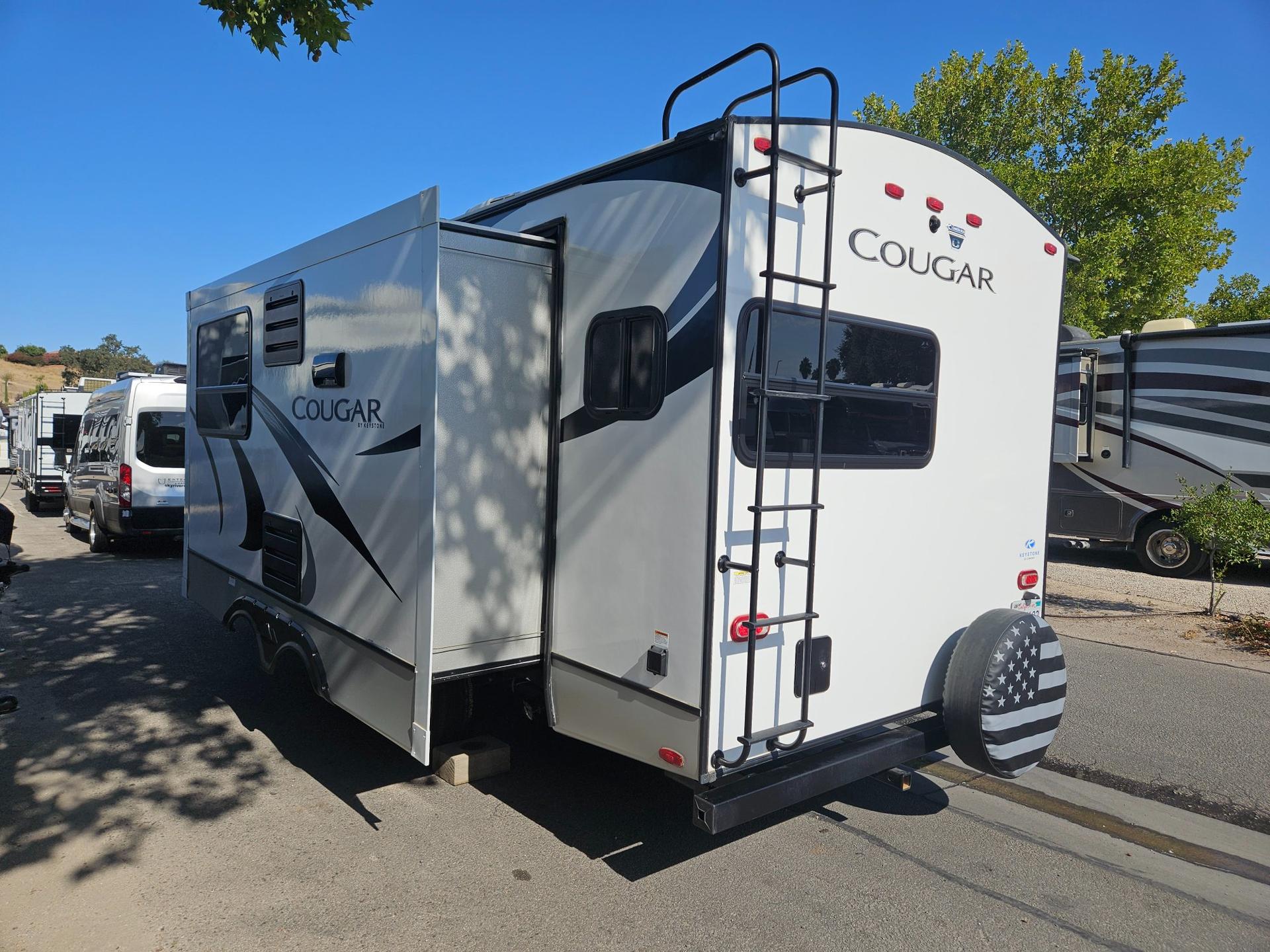 2021 Keystone RV 2021 Keystone RV Cougar Half-Ton - thumbnail 3