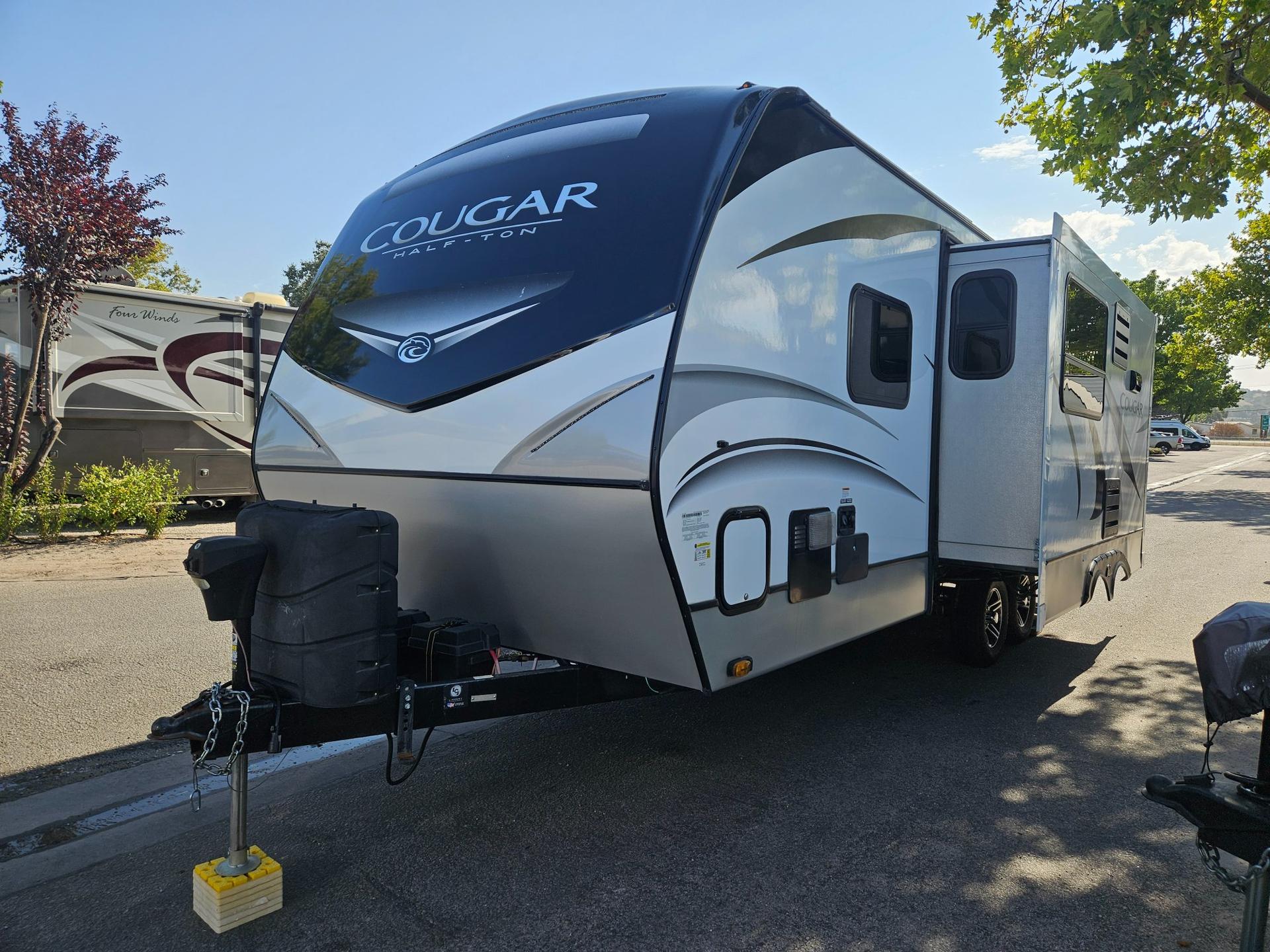 2021 Keystone RV 2021 Keystone RV Cougar Half-Ton - thumbnail 4
