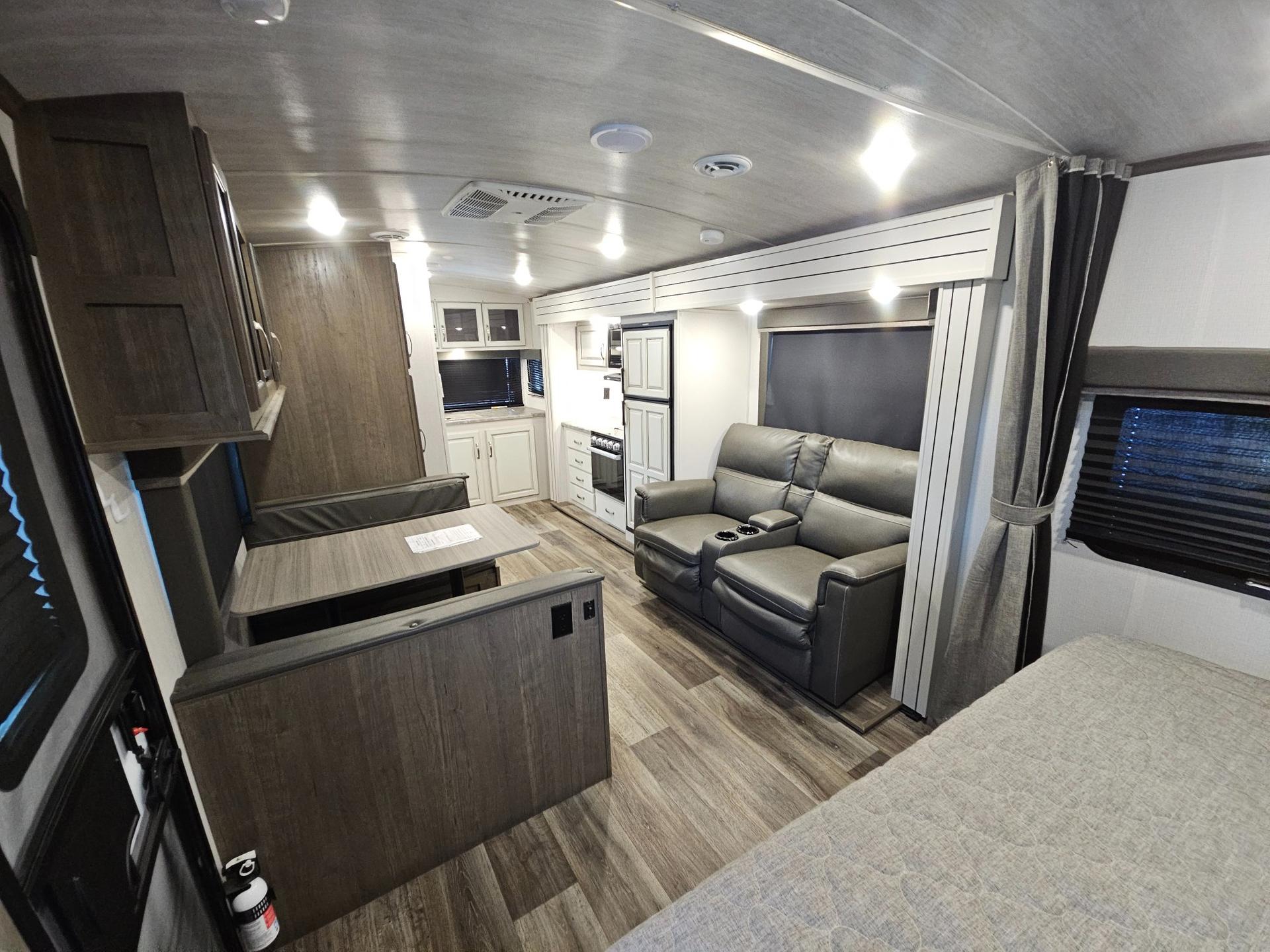 2021 Keystone RV 2021 Keystone RV Cougar Half-Ton - thumbnail 5